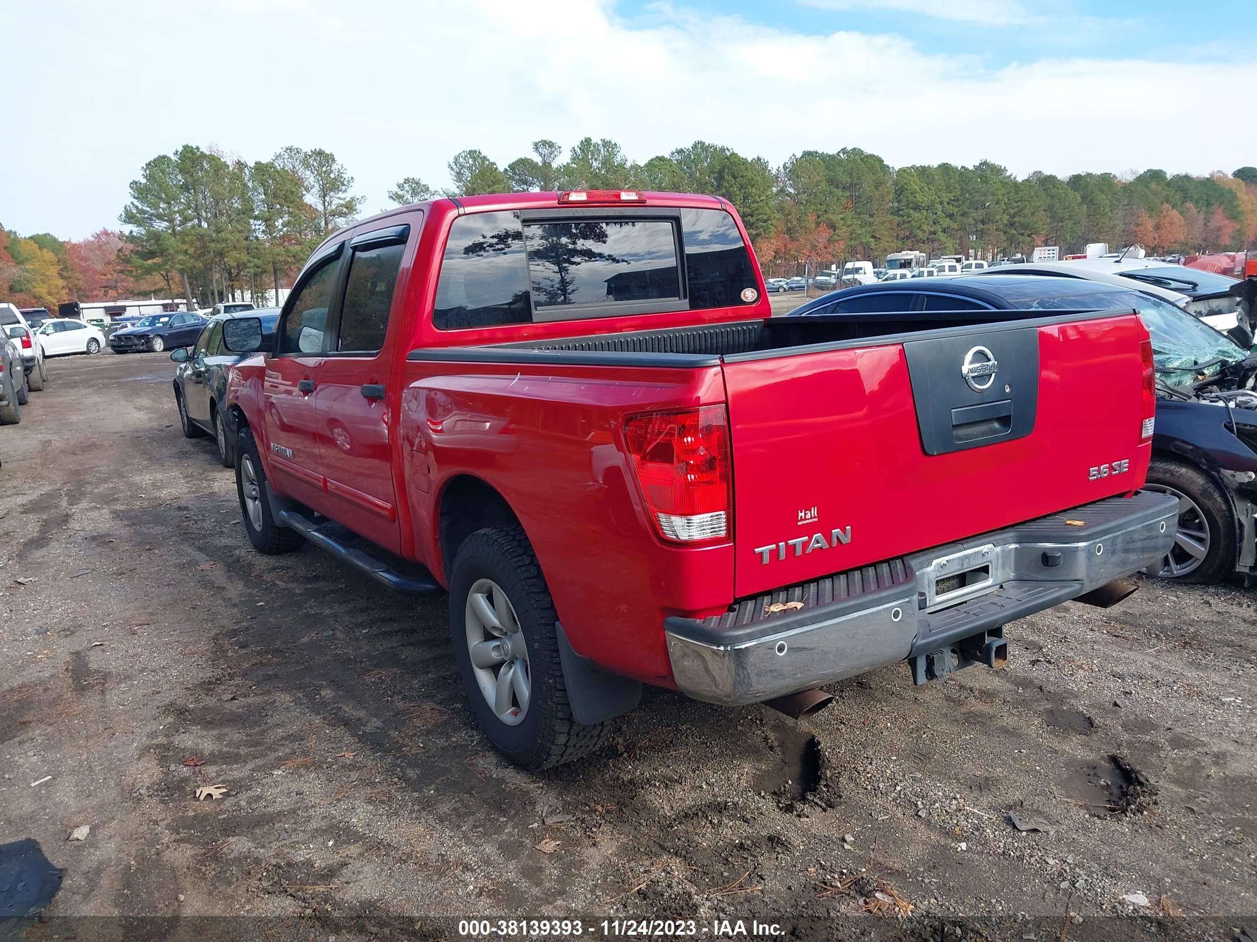 Photo 2 VIN: 1N6AA0EC2AN325142 - NISSAN TITAN 