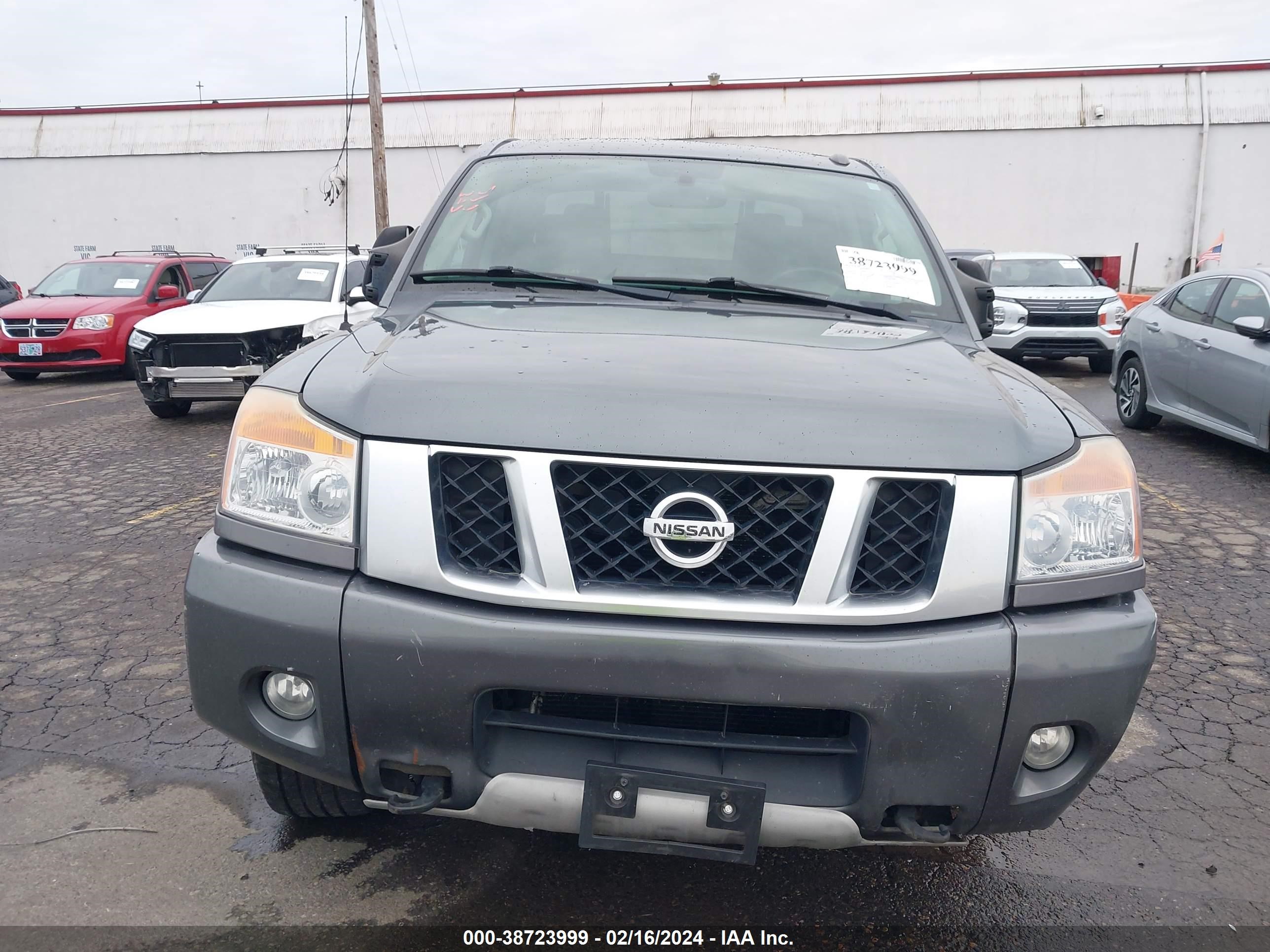 Photo 12 VIN: 1N6AA0EC2EN516758 - NISSAN TITAN 