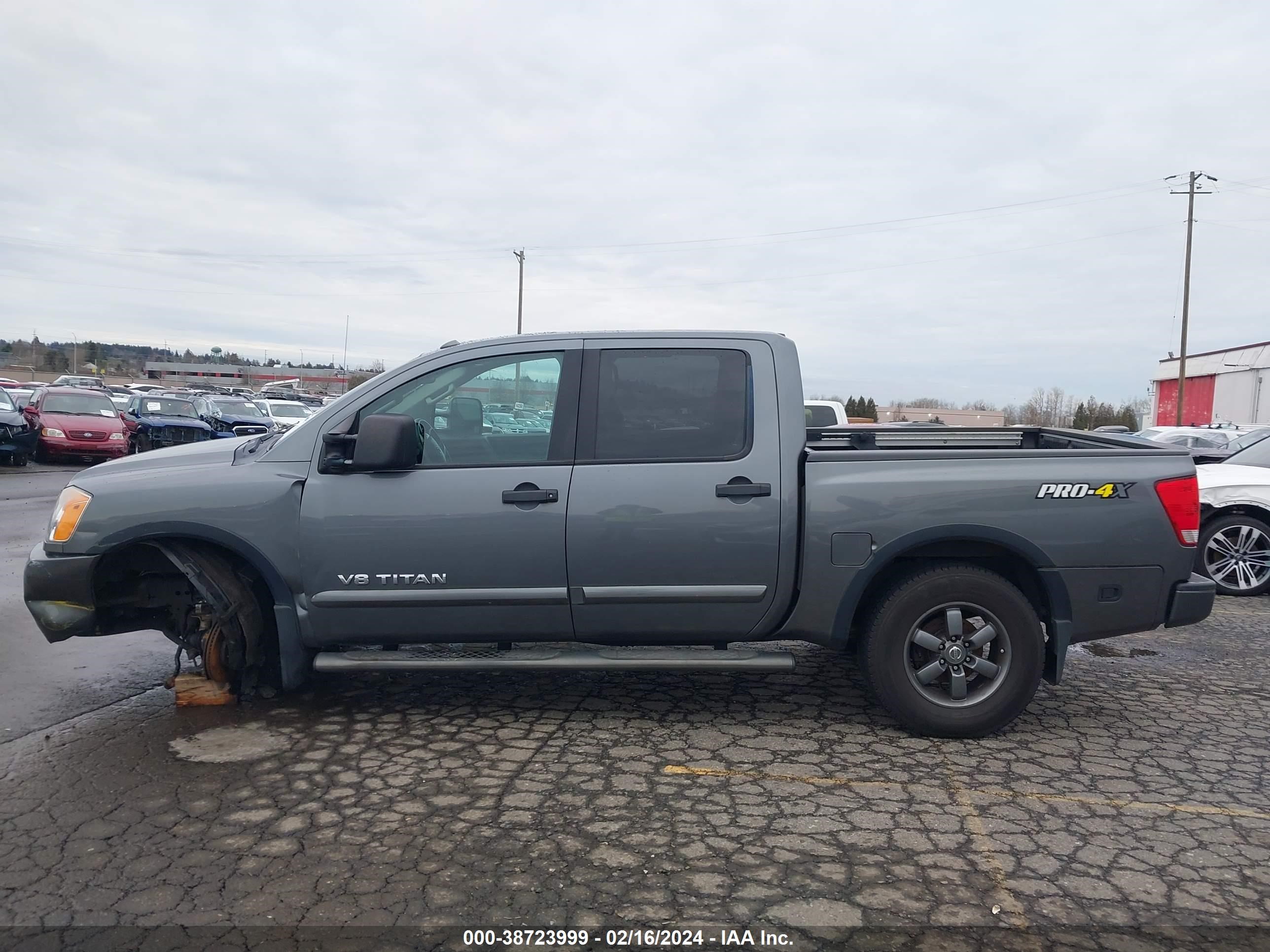 Photo 14 VIN: 1N6AA0EC2EN516758 - NISSAN TITAN 