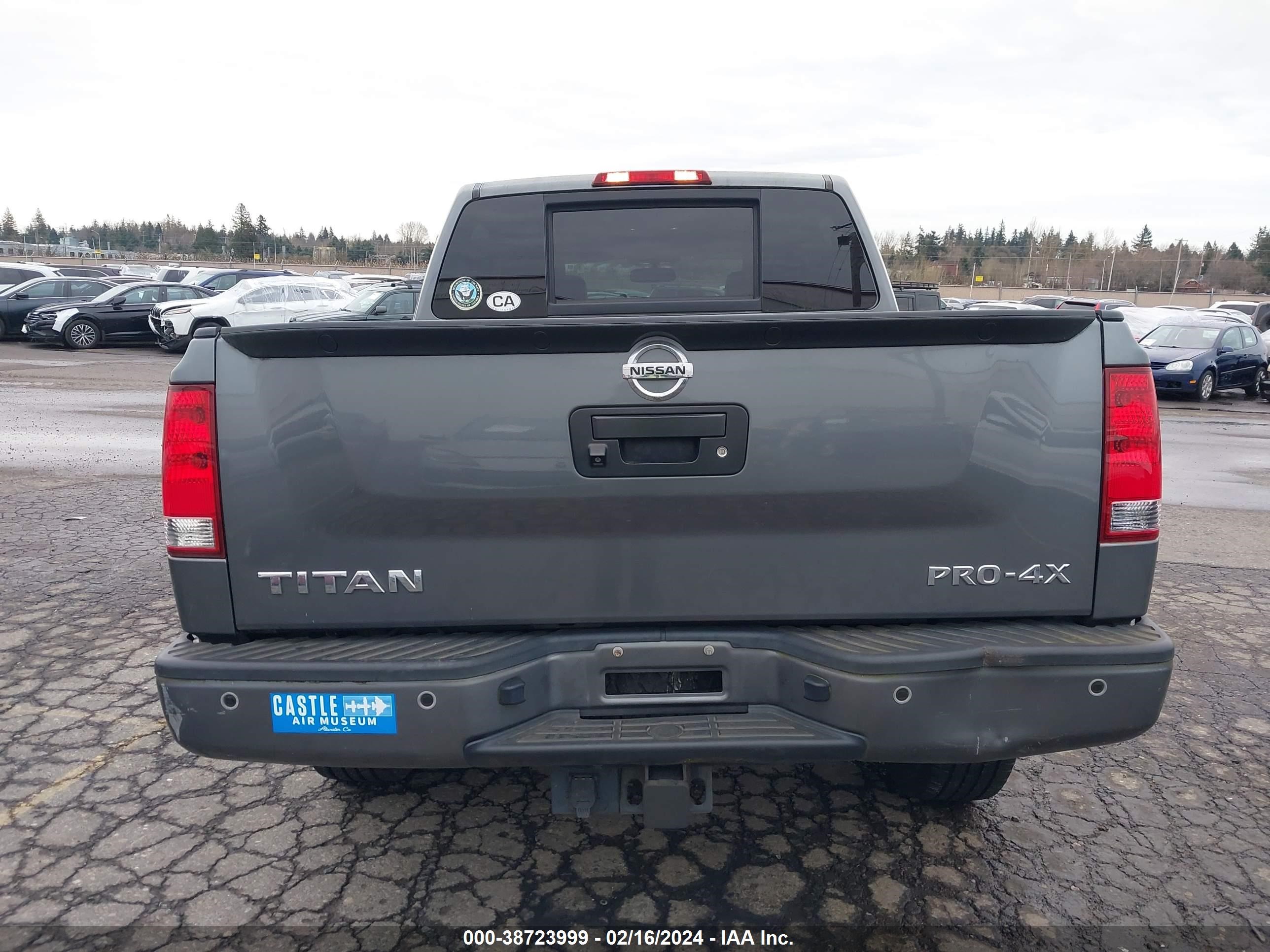 Photo 16 VIN: 1N6AA0EC2EN516758 - NISSAN TITAN 