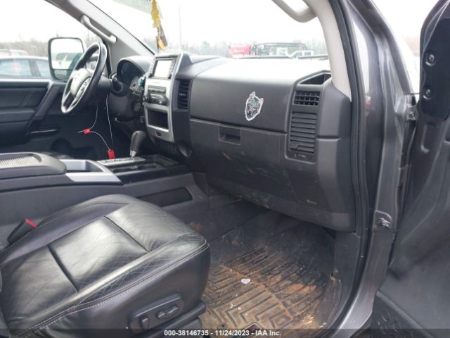 Photo 4 VIN: 1N6AA0EC2EN517442 - NISSAN TITAN 