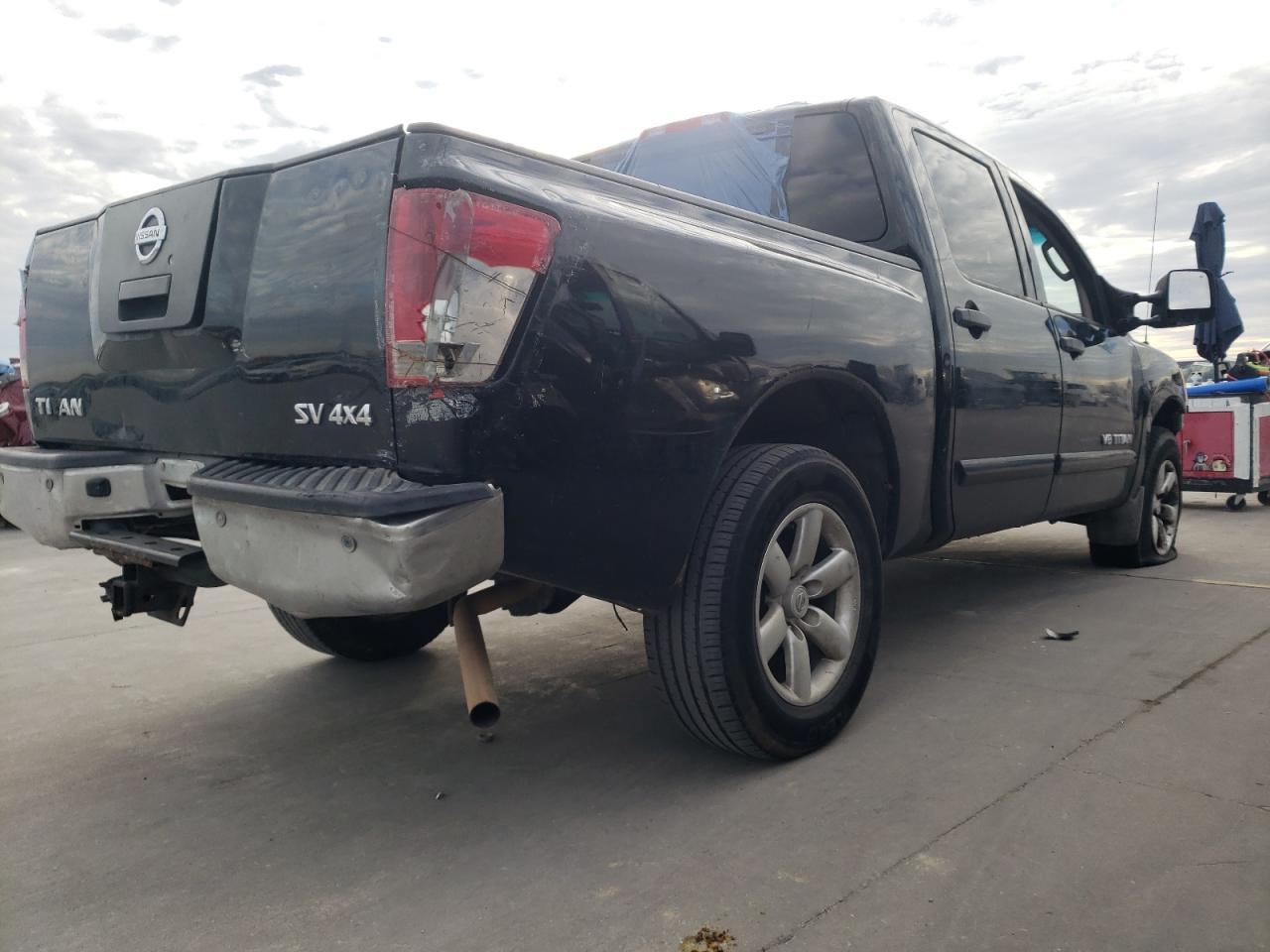 Photo 2 VIN: 1N6AA0EC4BN308201 - NISSAN TITAN 