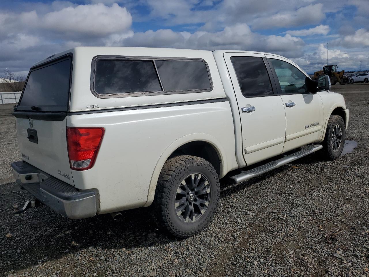 Photo 2 VIN: 1N6AA0EC4EN503428 - NISSAN TITAN 