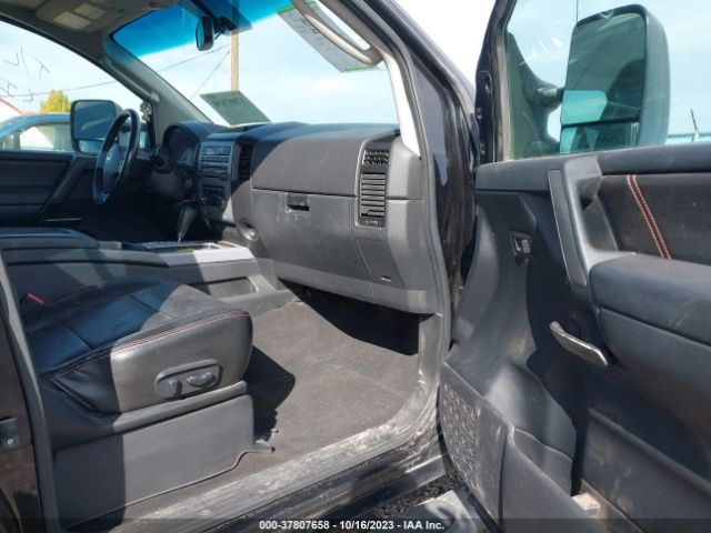 Photo 4 VIN: 1N6AA0EC5AN307833 - NISSAN TITAN 