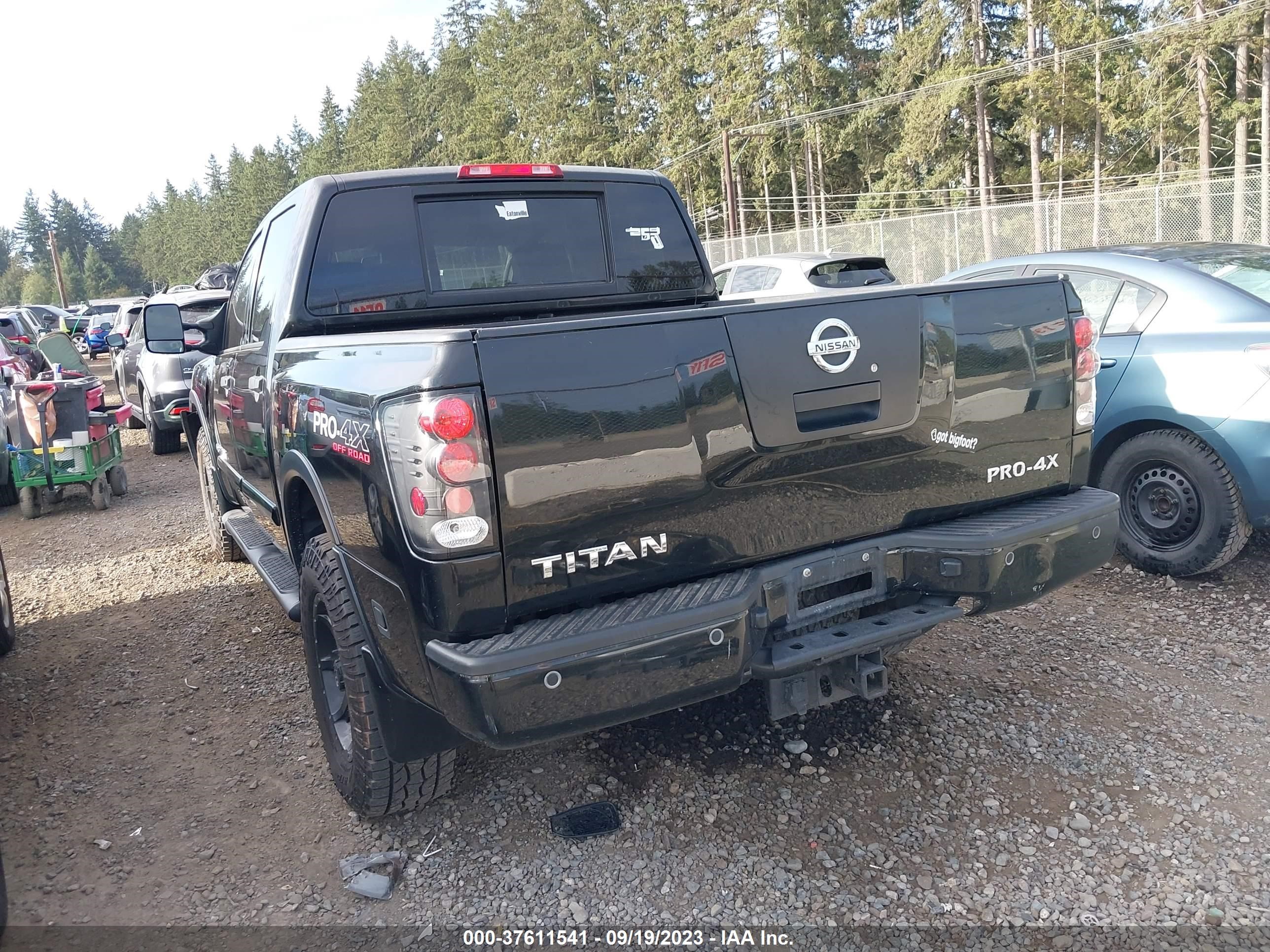 Photo 2 VIN: 1N6AA0EC5BN315688 - NISSAN TITAN 