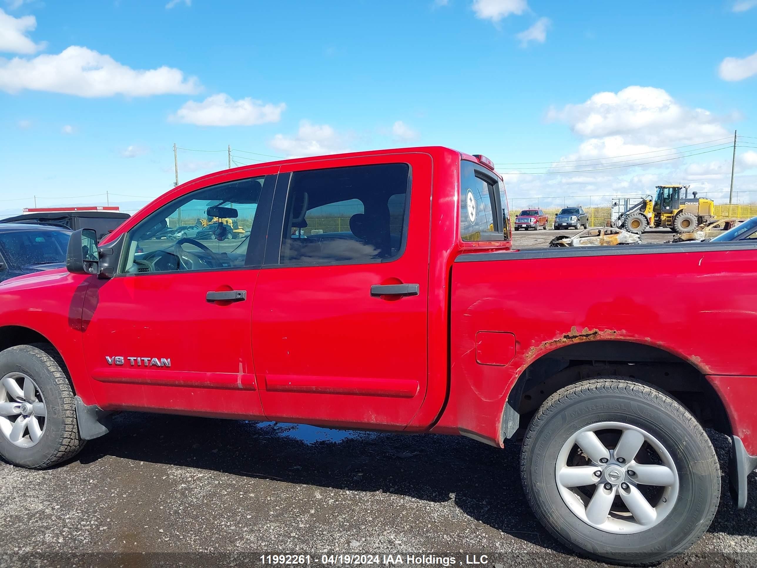 Photo 13 VIN: 1N6AA0EC5CN329513 - NISSAN TITAN 