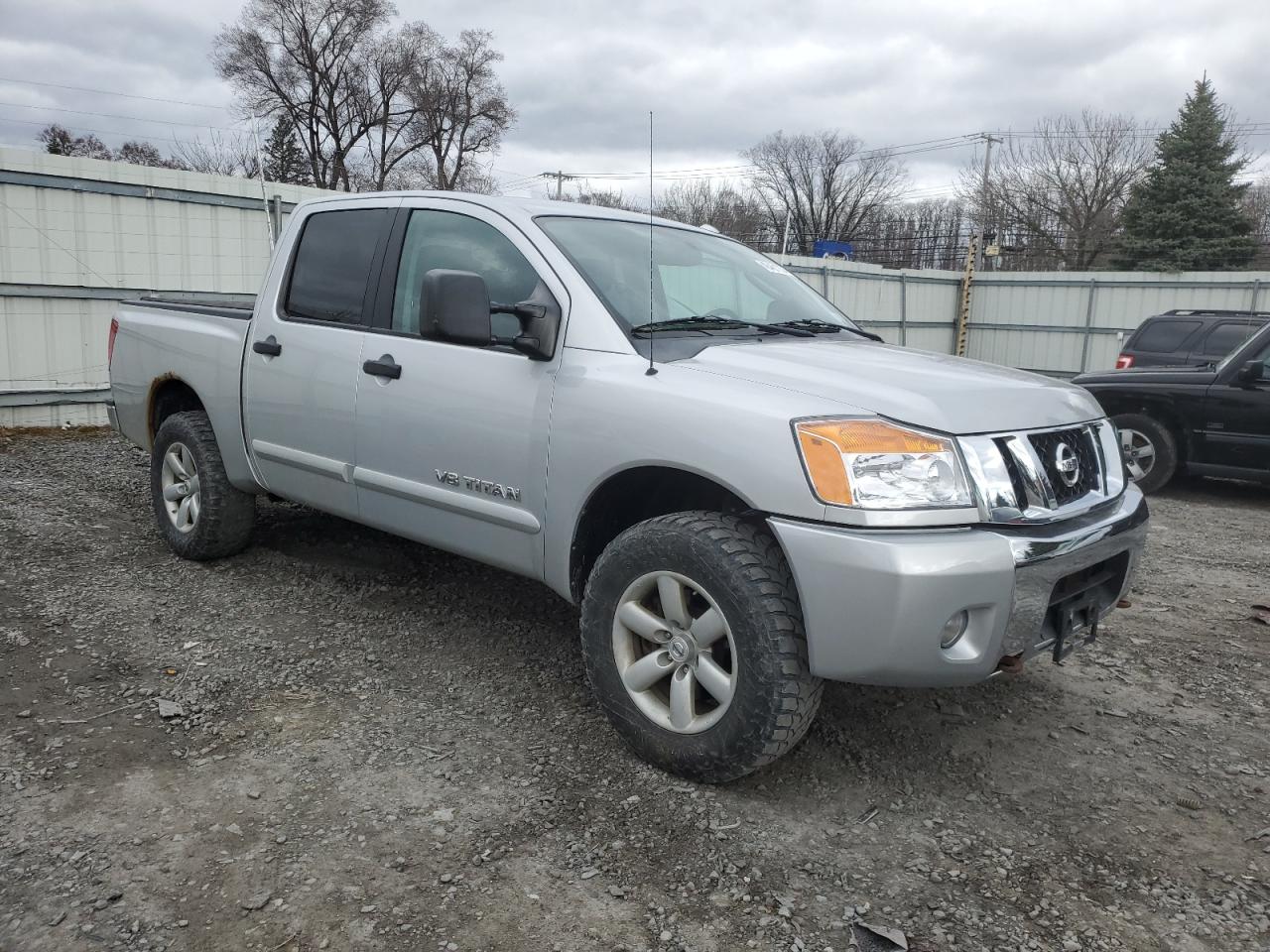 Photo 3 VIN: 1N6AA0EC6BN309754 - NISSAN TITAN 