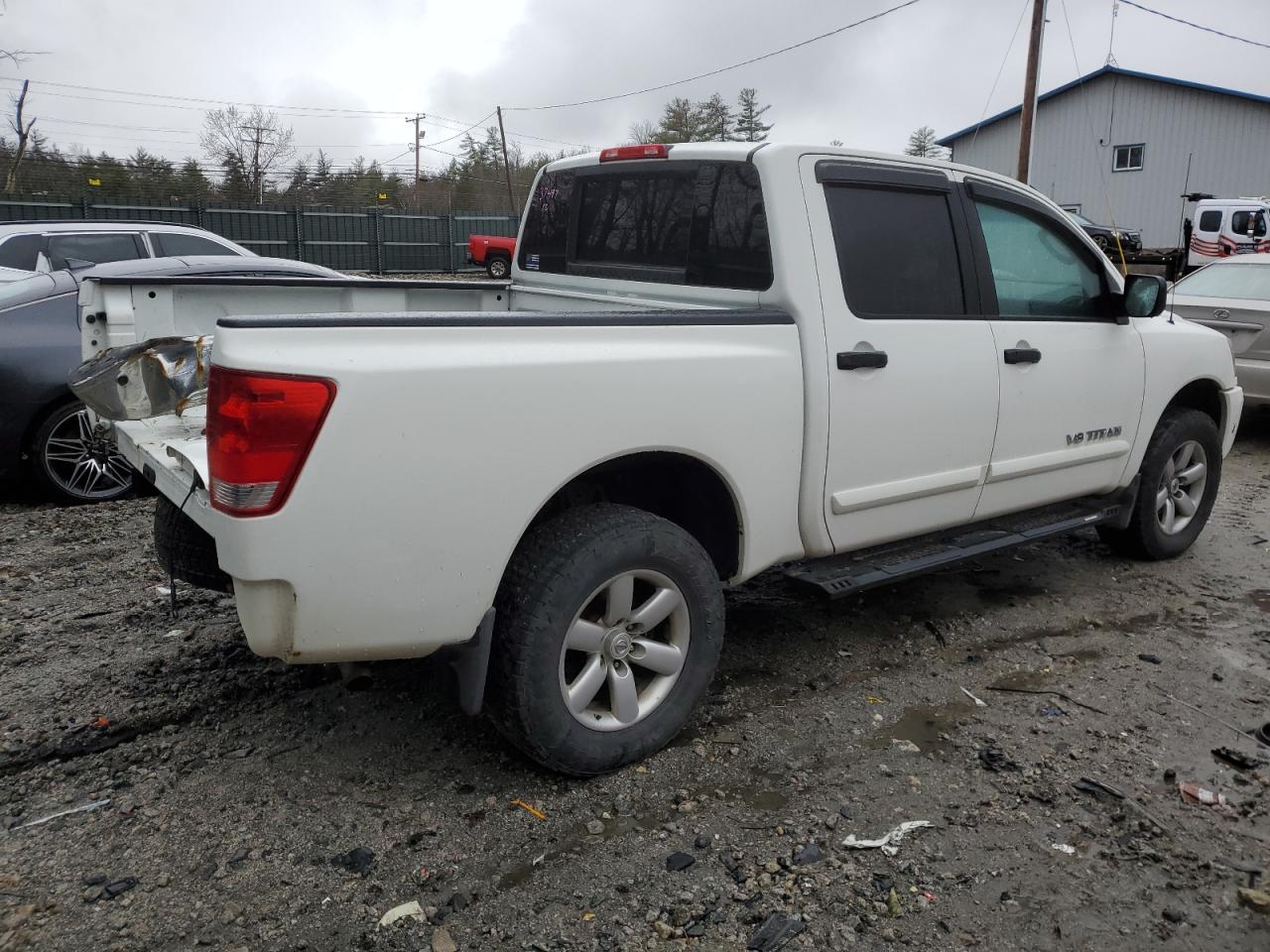 Photo 2 VIN: 1N6AA0EC6BN325405 - NISSAN TITAN 