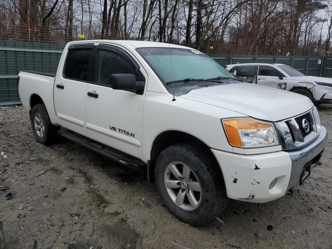 Photo 3 VIN: 1N6AA0EC6BN325405 - NISSAN TITAN 