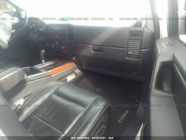 Photo 4 VIN: 1N6AA0EC8BN308251 - NISSAN TITAN 