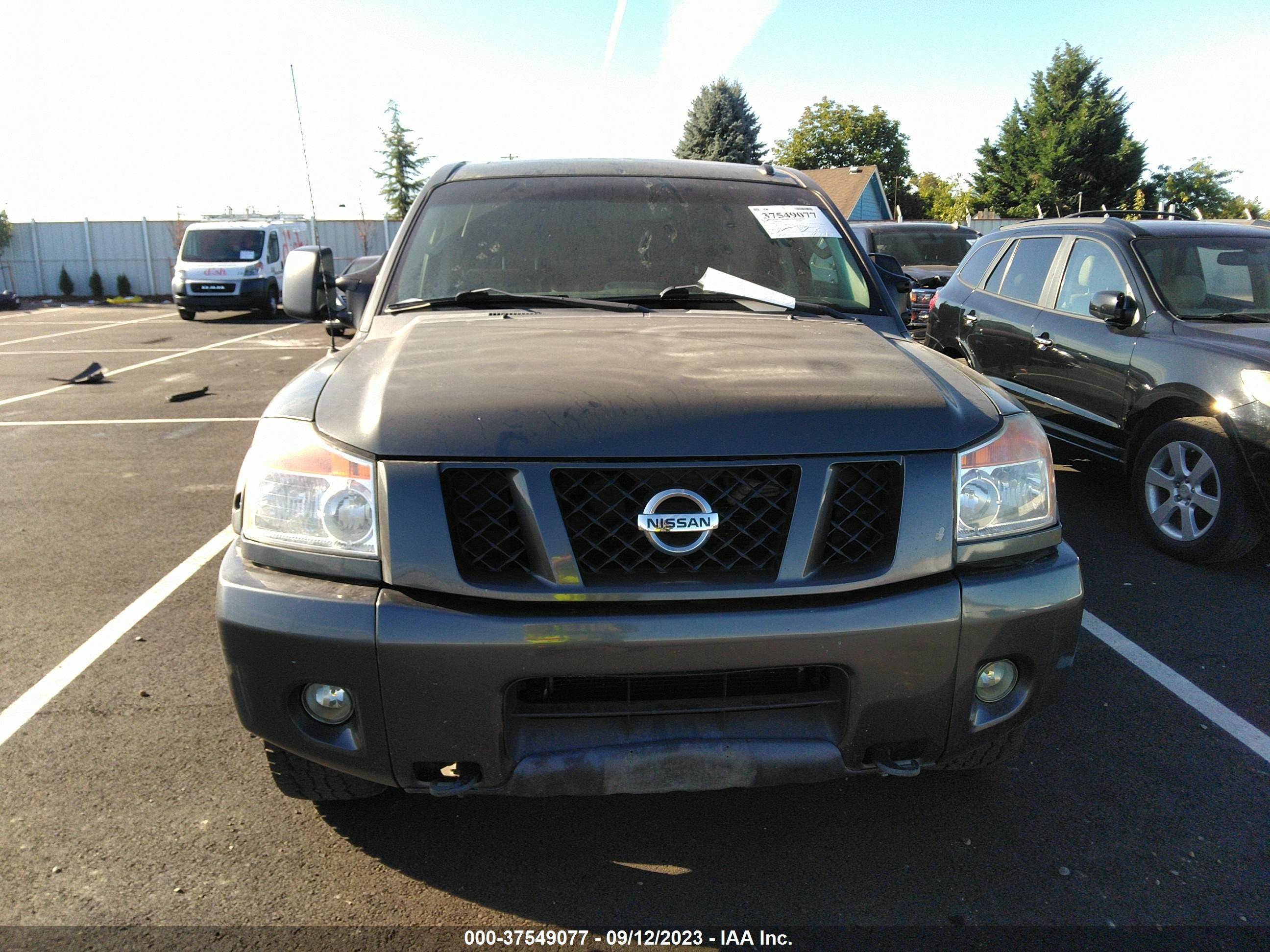 Photo 11 VIN: 1N6AA0EC8BN318276 - NISSAN TITAN 