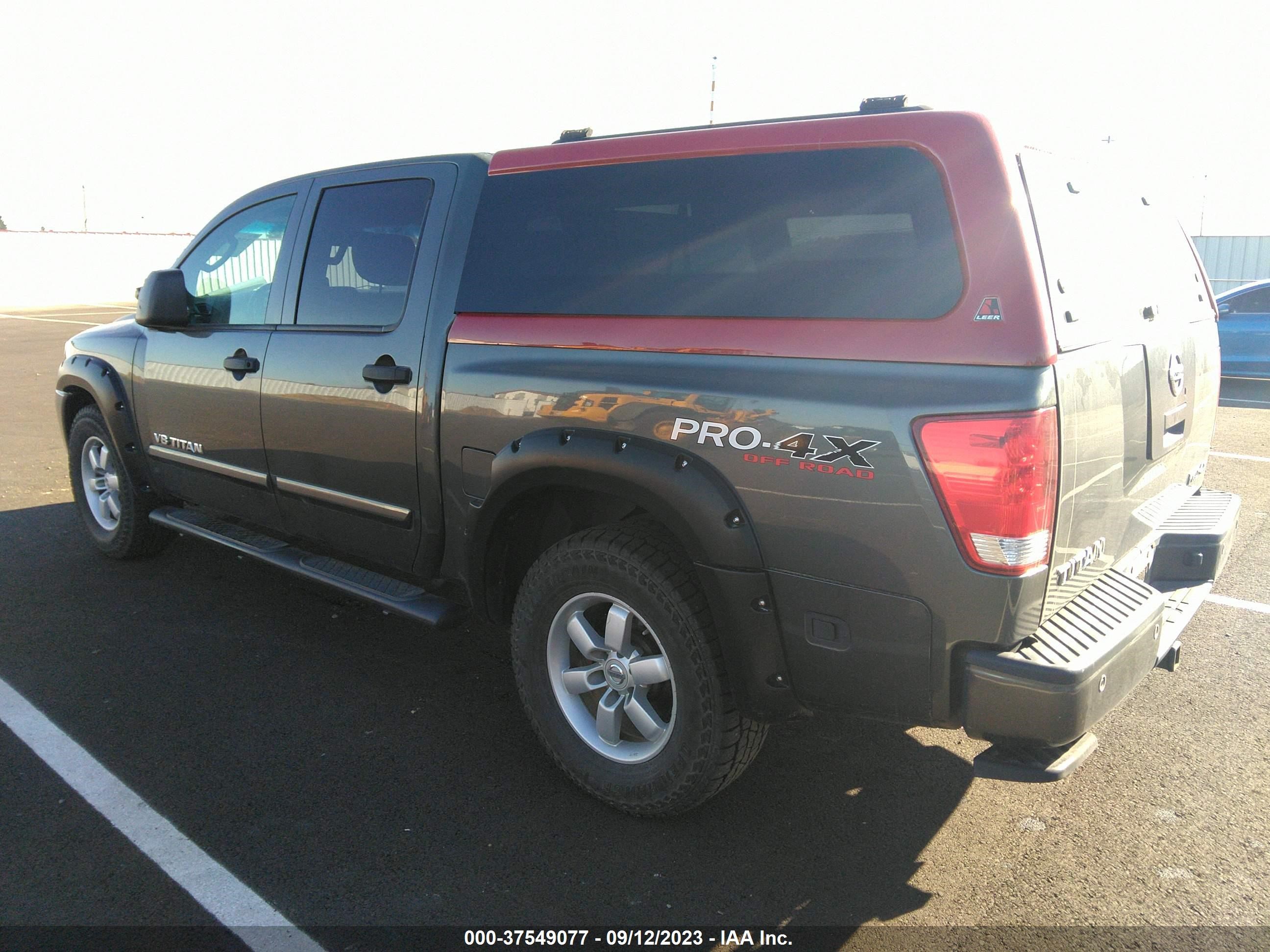 Photo 2 VIN: 1N6AA0EC8BN318276 - NISSAN TITAN 