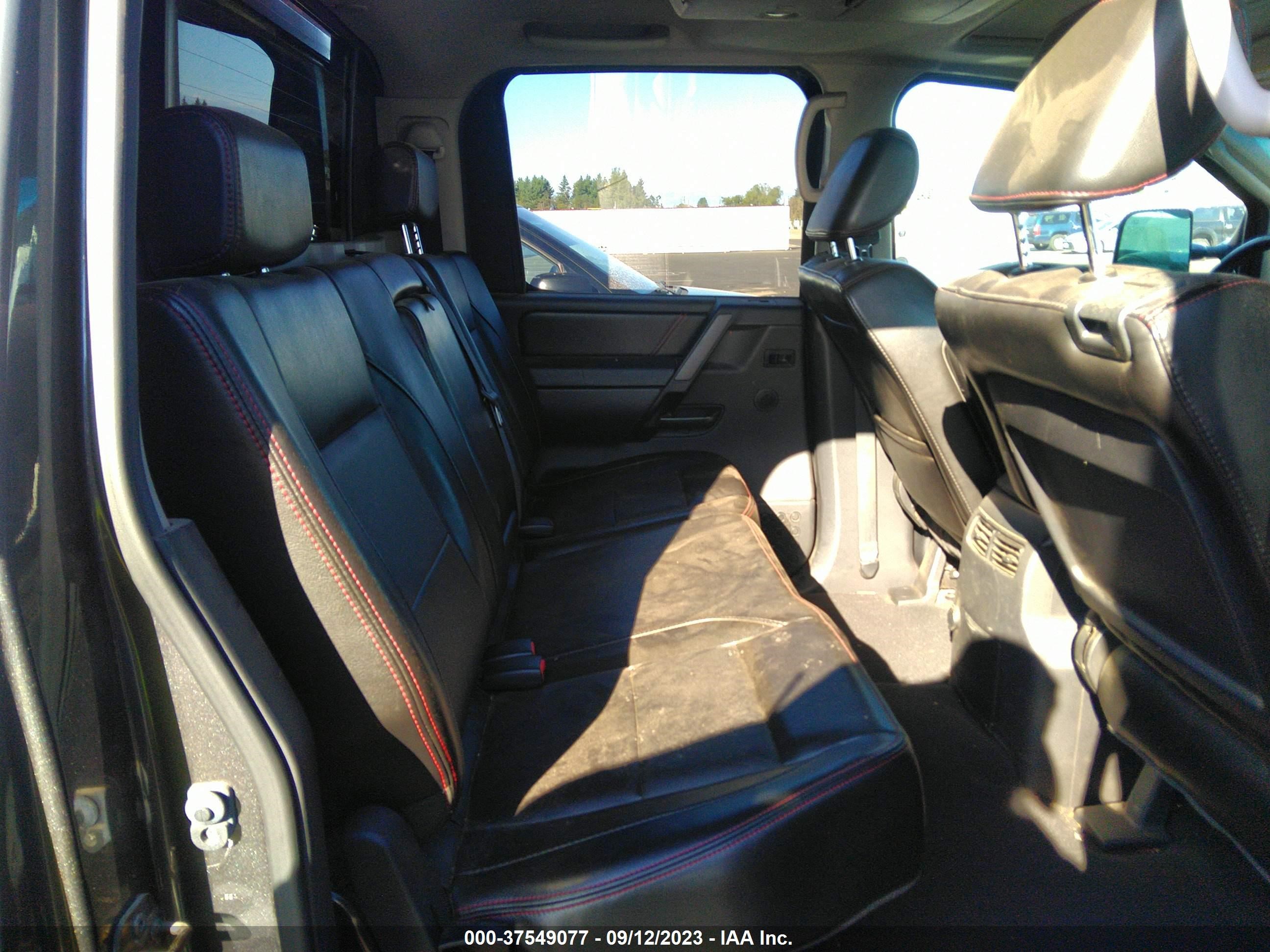 Photo 7 VIN: 1N6AA0EC8BN318276 - NISSAN TITAN 