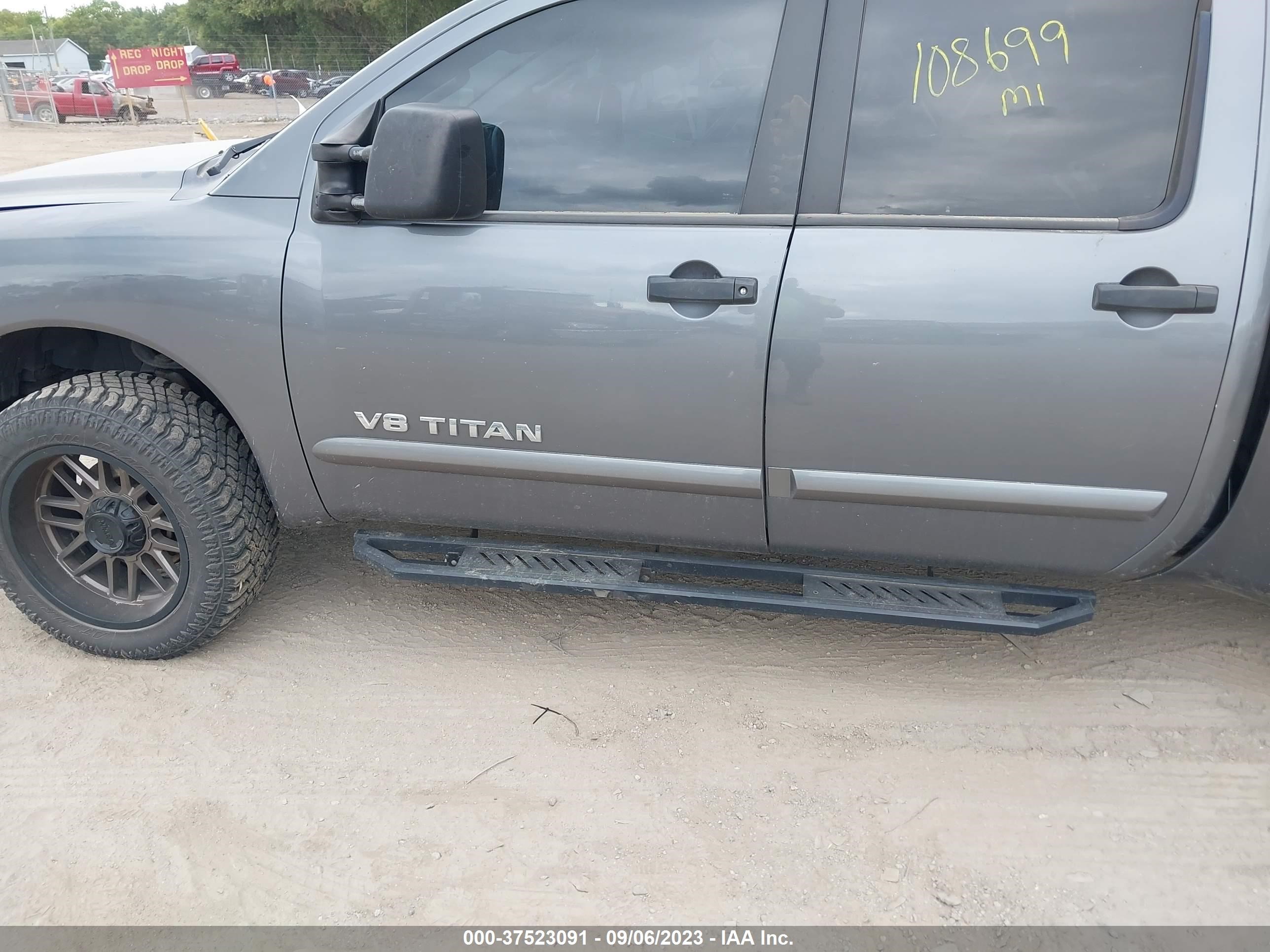 Photo 13 VIN: 1N6AA0EC9EN501979 - NISSAN TITAN 