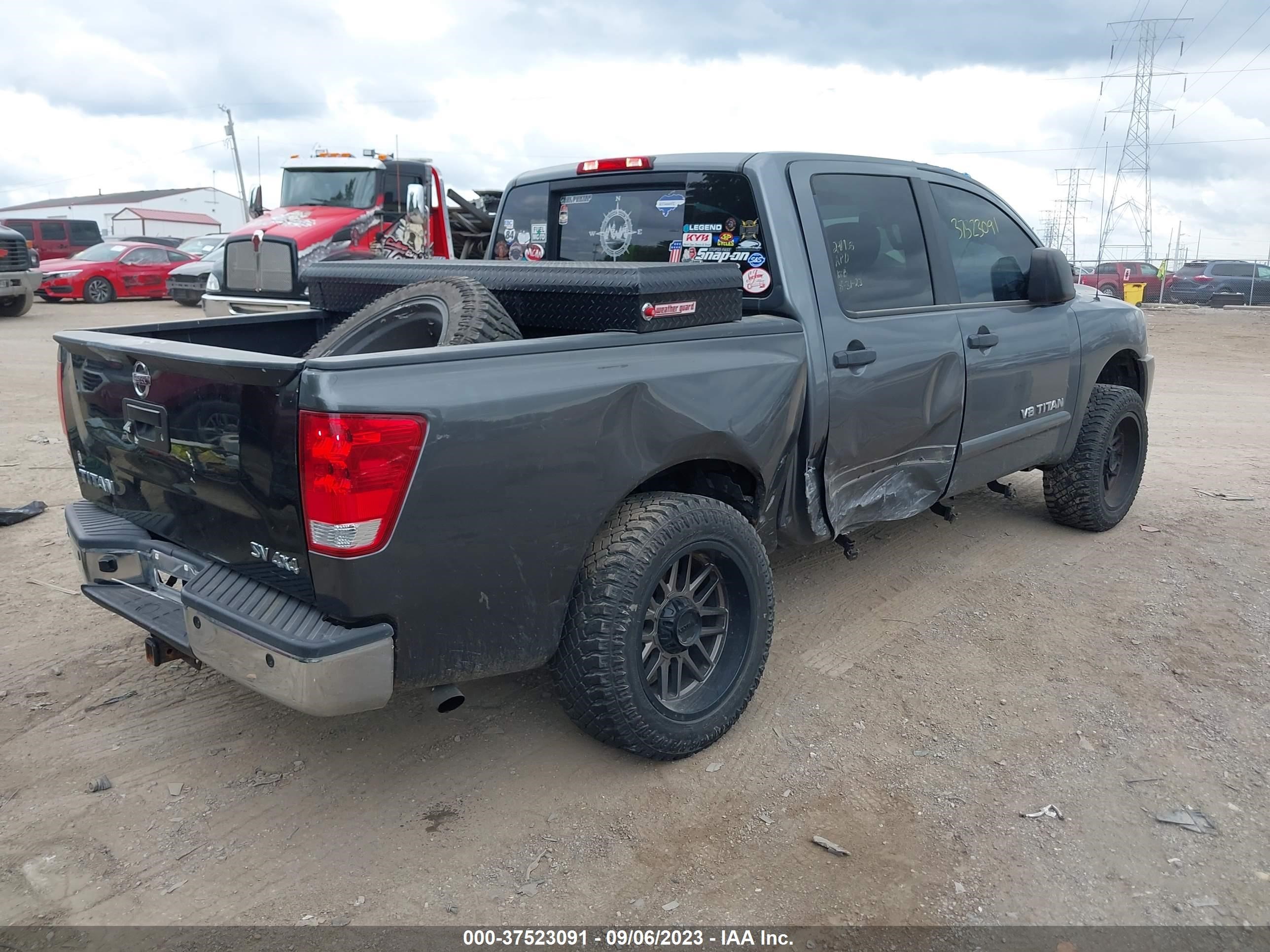 Photo 3 VIN: 1N6AA0EC9EN501979 - NISSAN TITAN 