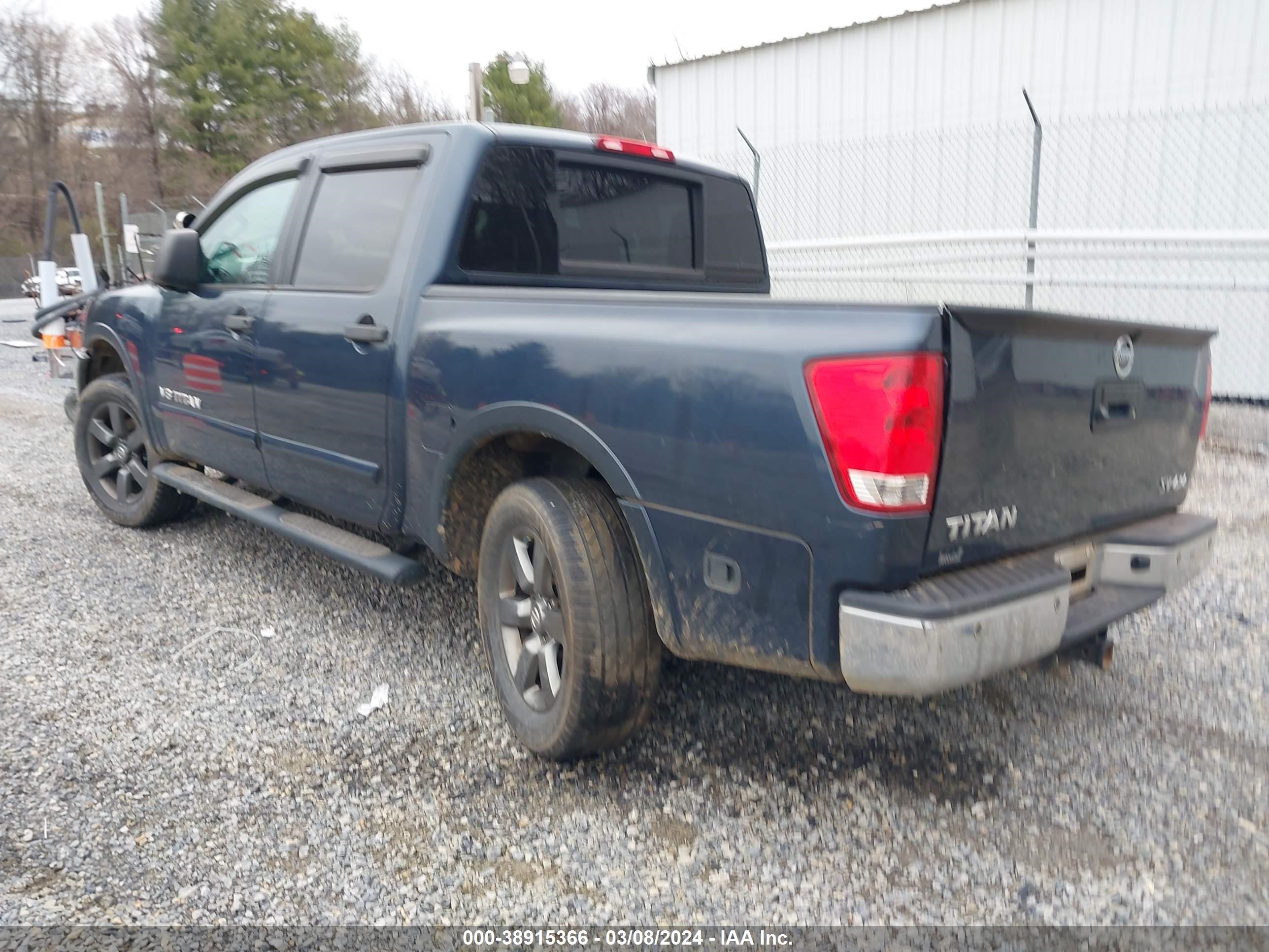 Photo 2 VIN: 1N6AA0ECXFN515200 - NISSAN TITAN 