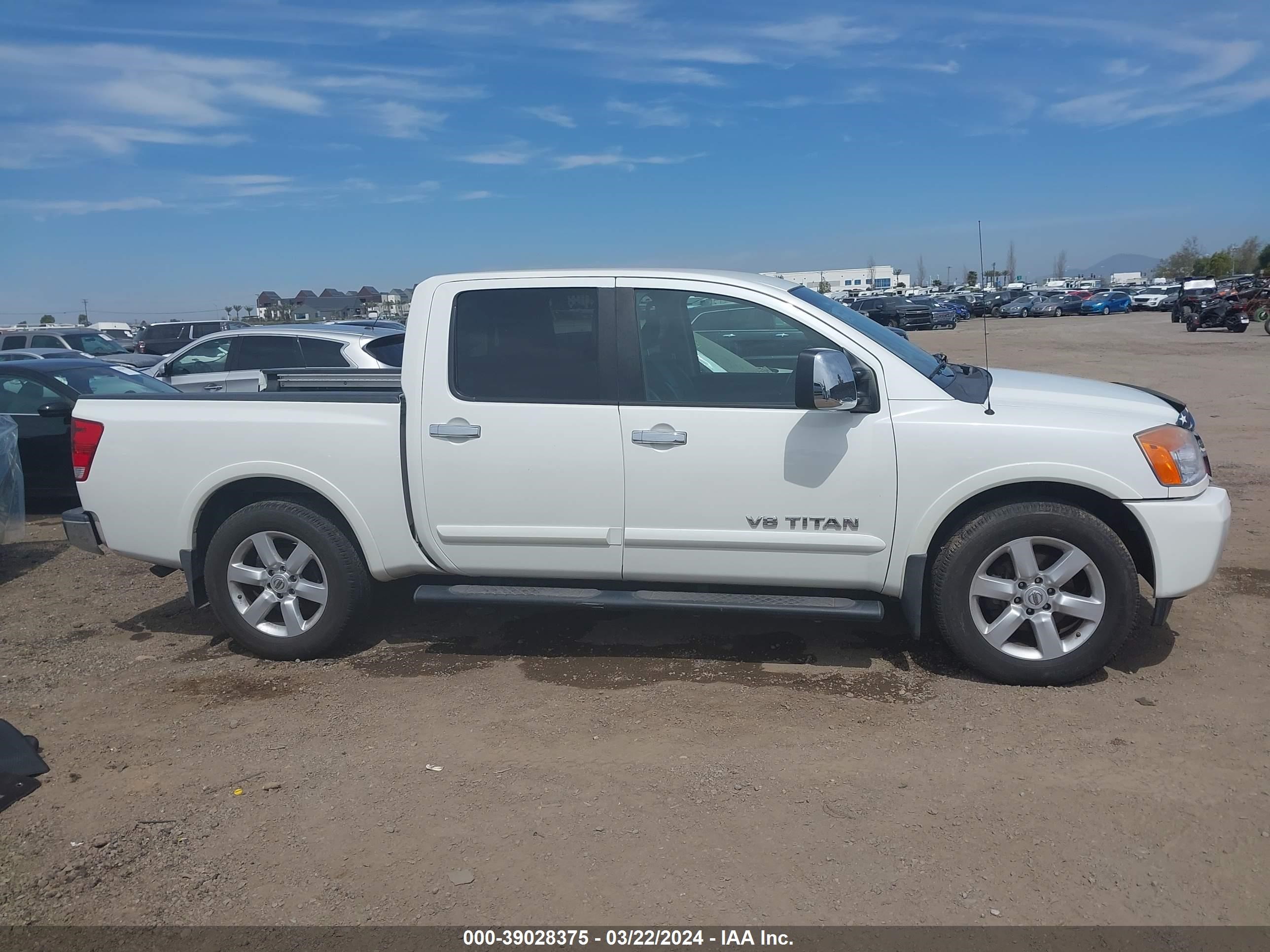 Photo 12 VIN: 1N6AA0ED3FN504953 - NISSAN TITAN 