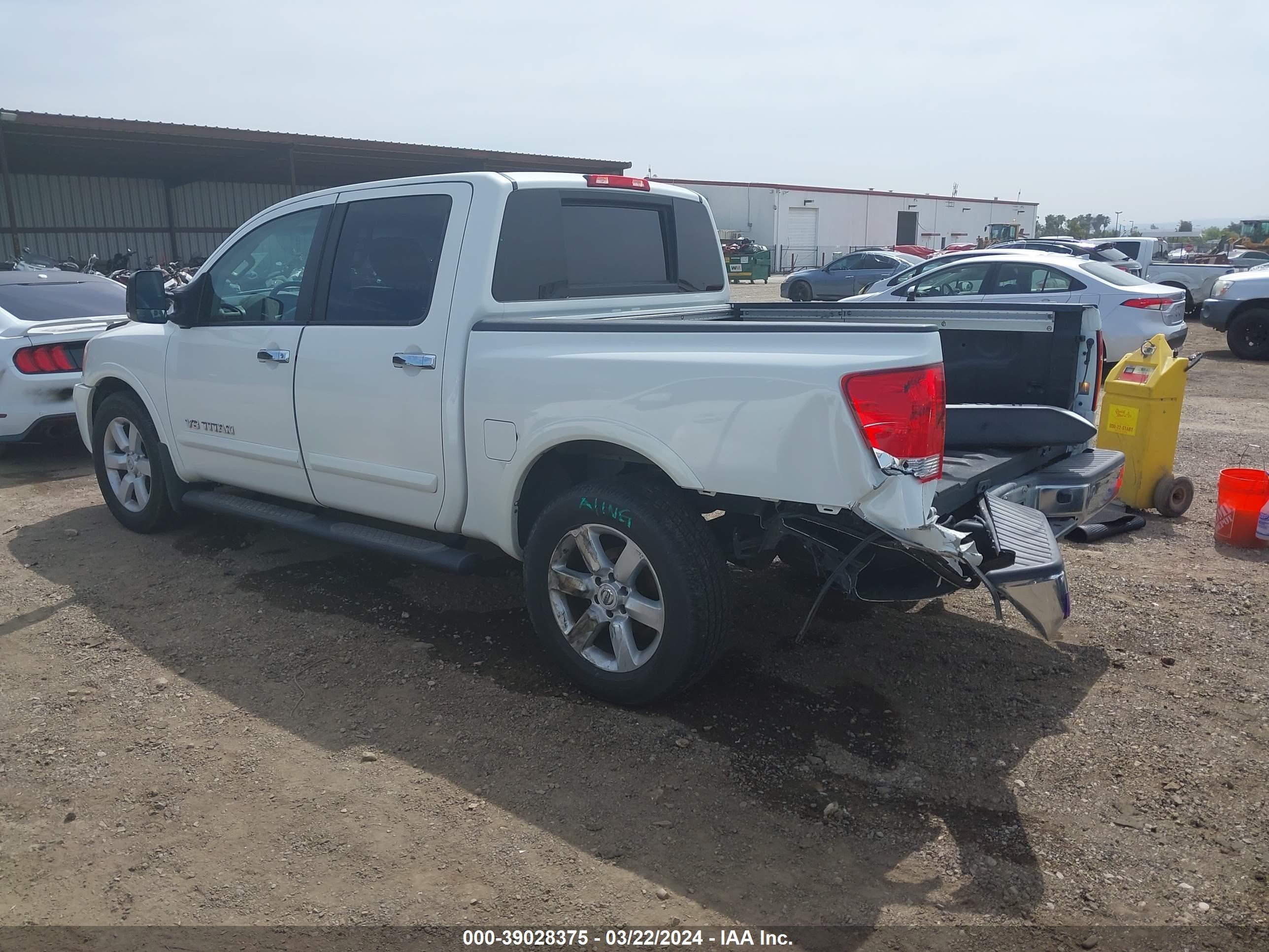 Photo 2 VIN: 1N6AA0ED3FN504953 - NISSAN TITAN 