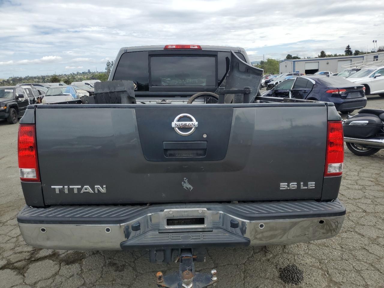 Photo 5 VIN: 1N6AA0ED5AN318291 - NISSAN TITAN 