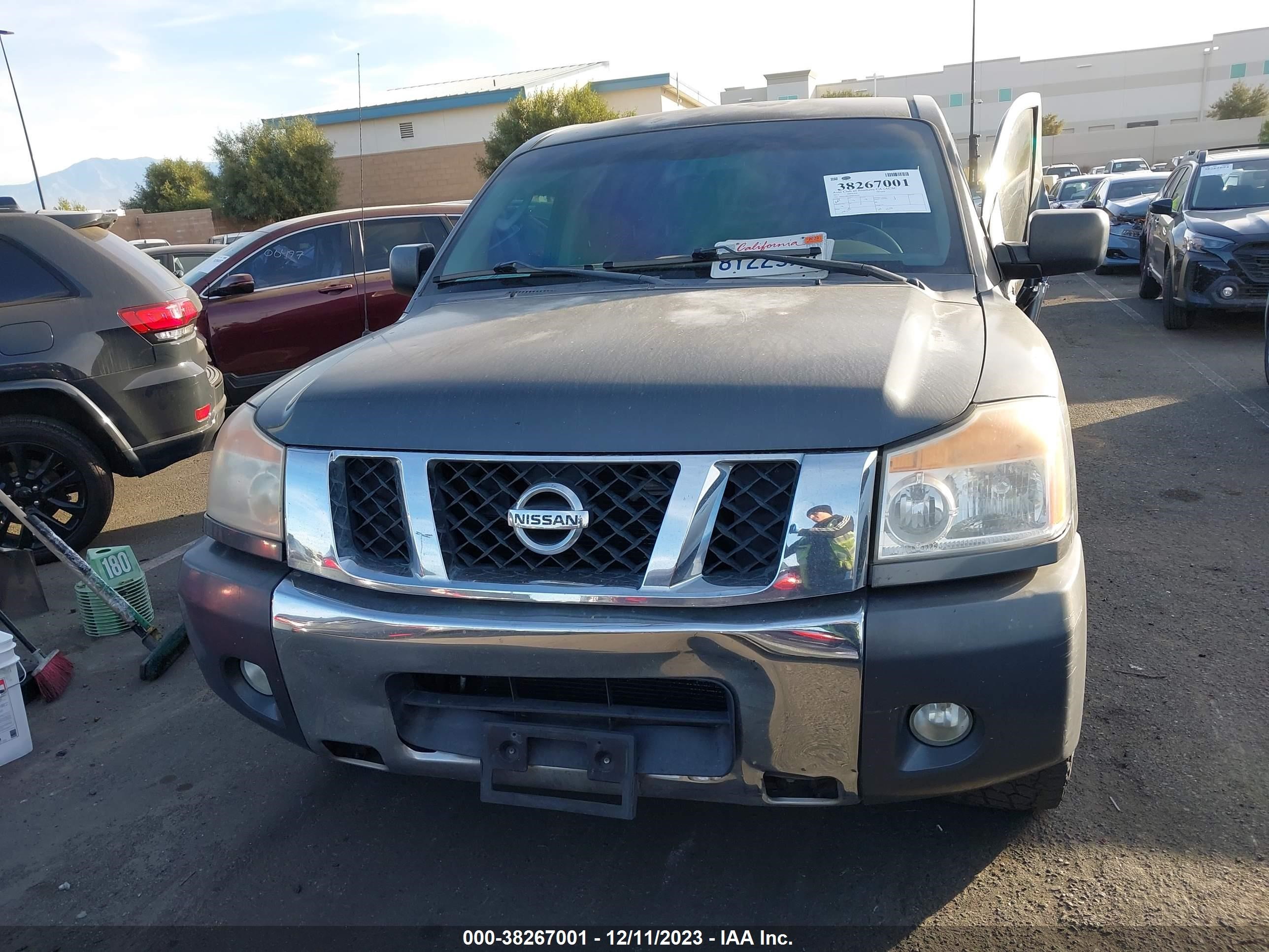 Photo 11 VIN: 1N6AA0ED5BN316316 - NISSAN TITAN 