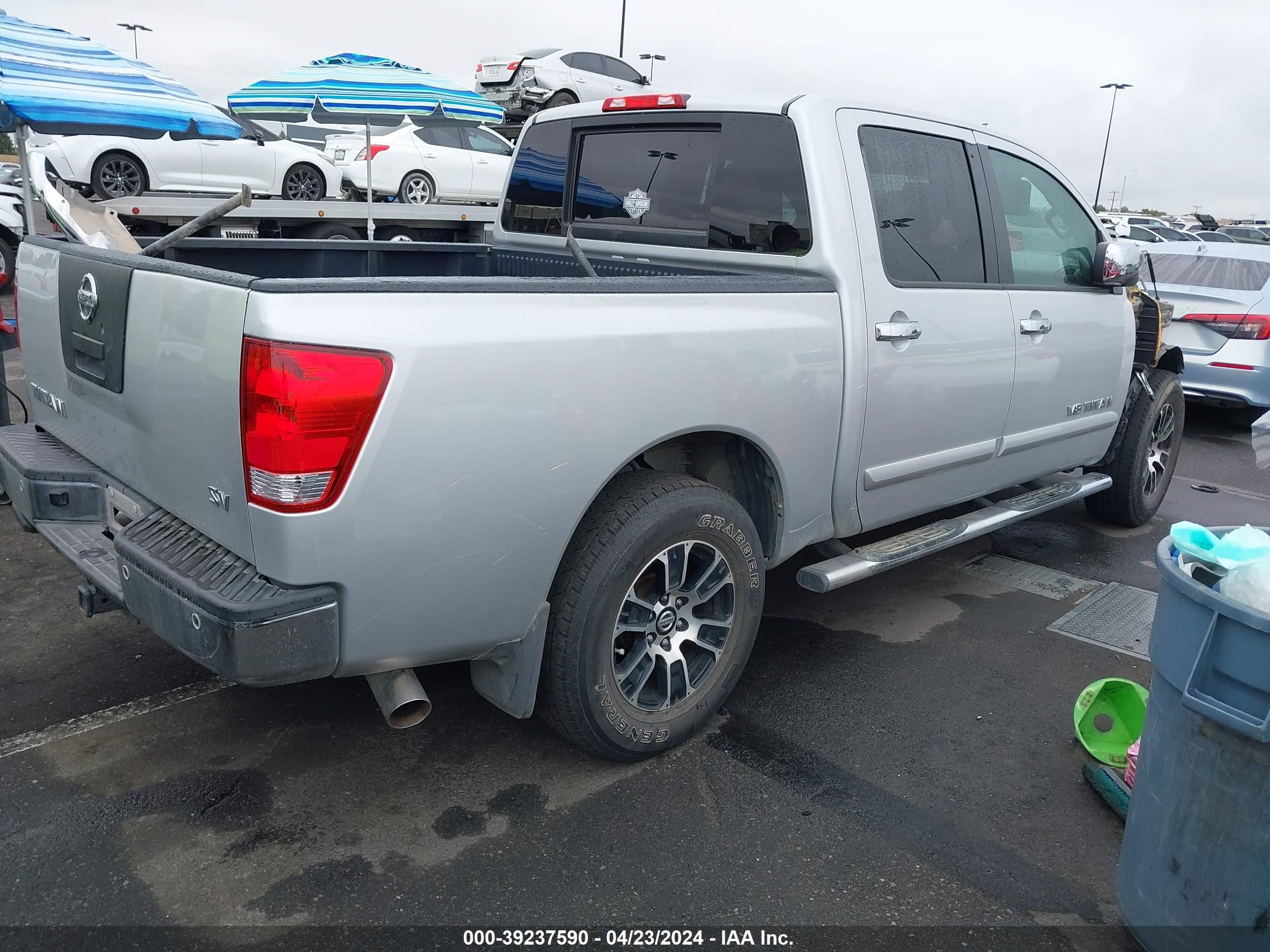 Photo 3 VIN: 1N6AA0ED9CN317356 - NISSAN TITAN 