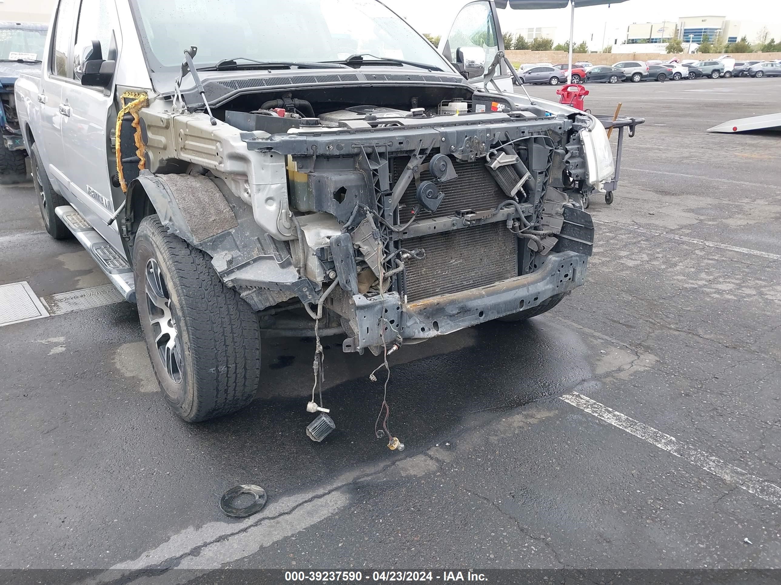 Photo 5 VIN: 1N6AA0ED9CN317356 - NISSAN TITAN 