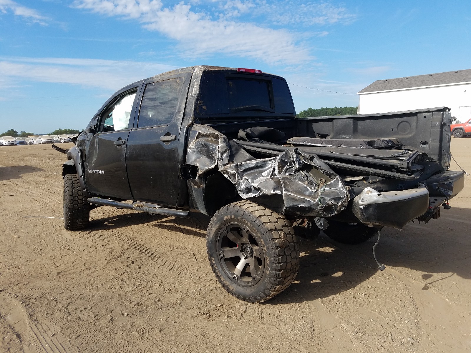 Photo 2 VIN: 1N6AA0EJ4FN515045 - NISSAN TITAN S 