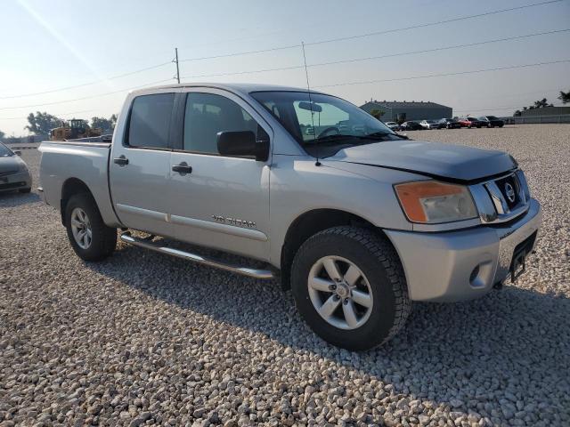 Photo 3 VIN: 1N6AA0EJ5AN317129 - NISSAN TITAN 