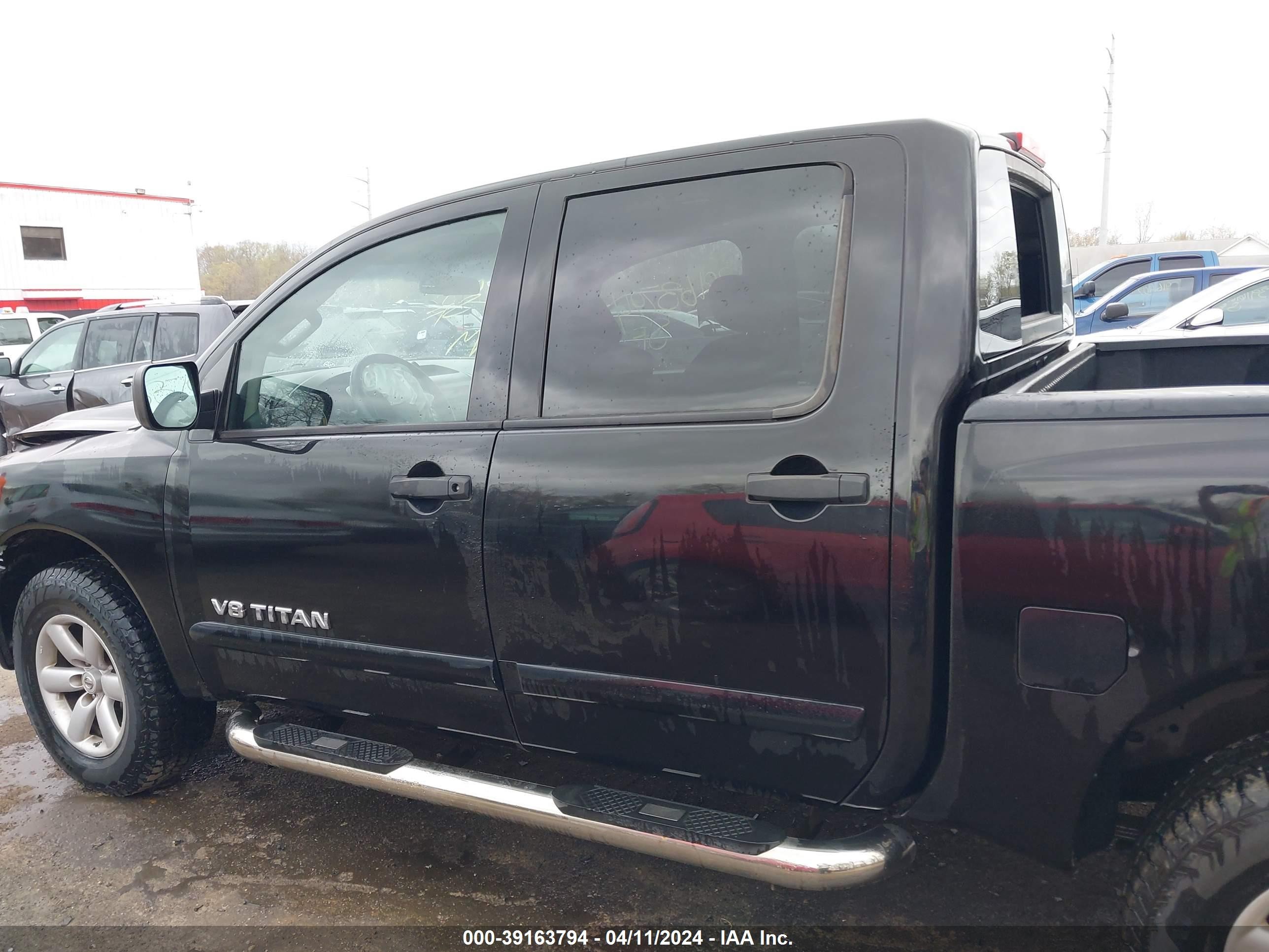 Photo 13 VIN: 1N6AA0EJ9CN325558 - NISSAN TITAN 