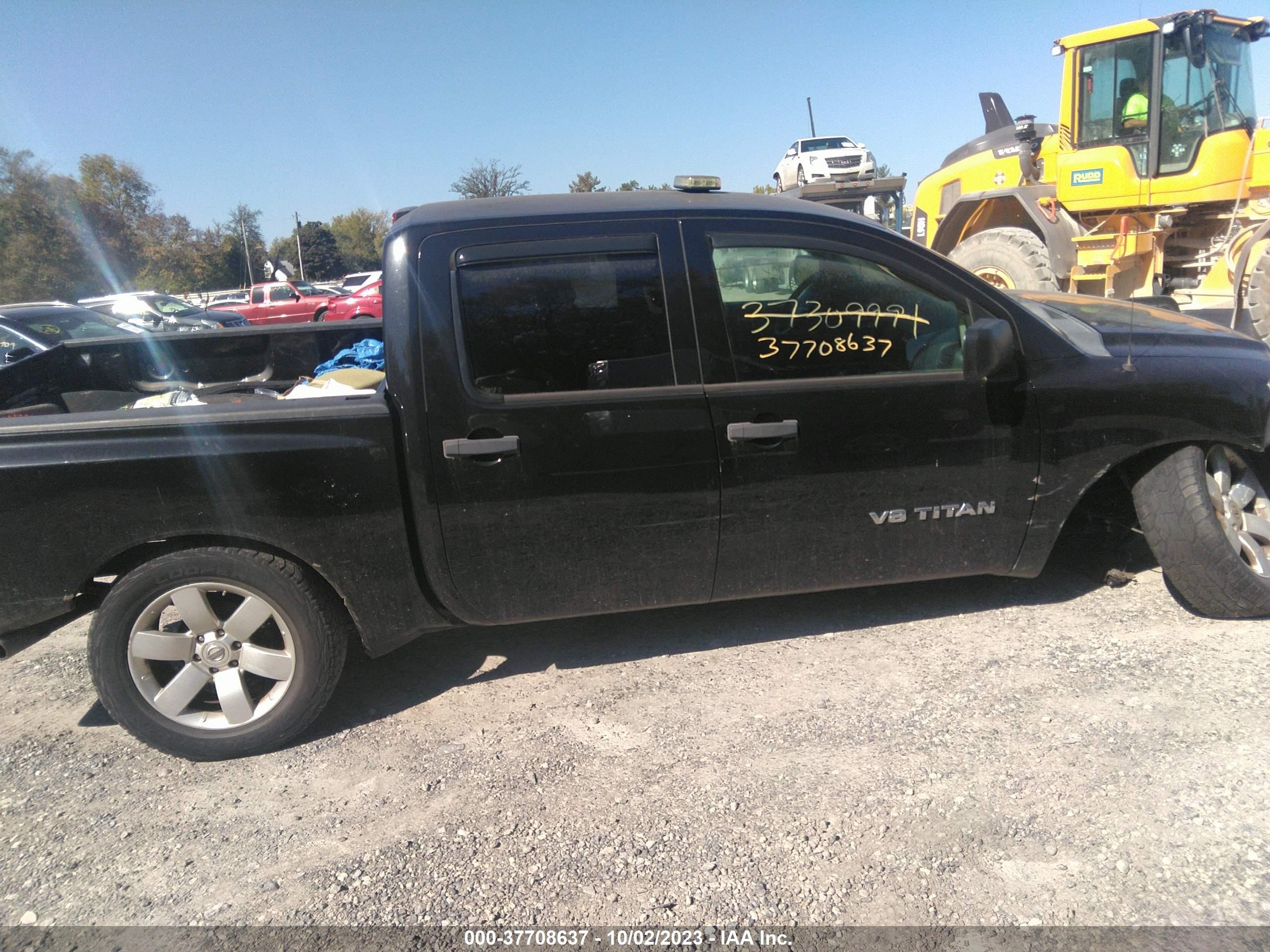 Photo 13 VIN: 1N6AA0EK0BN313838 - NISSAN TITAN 