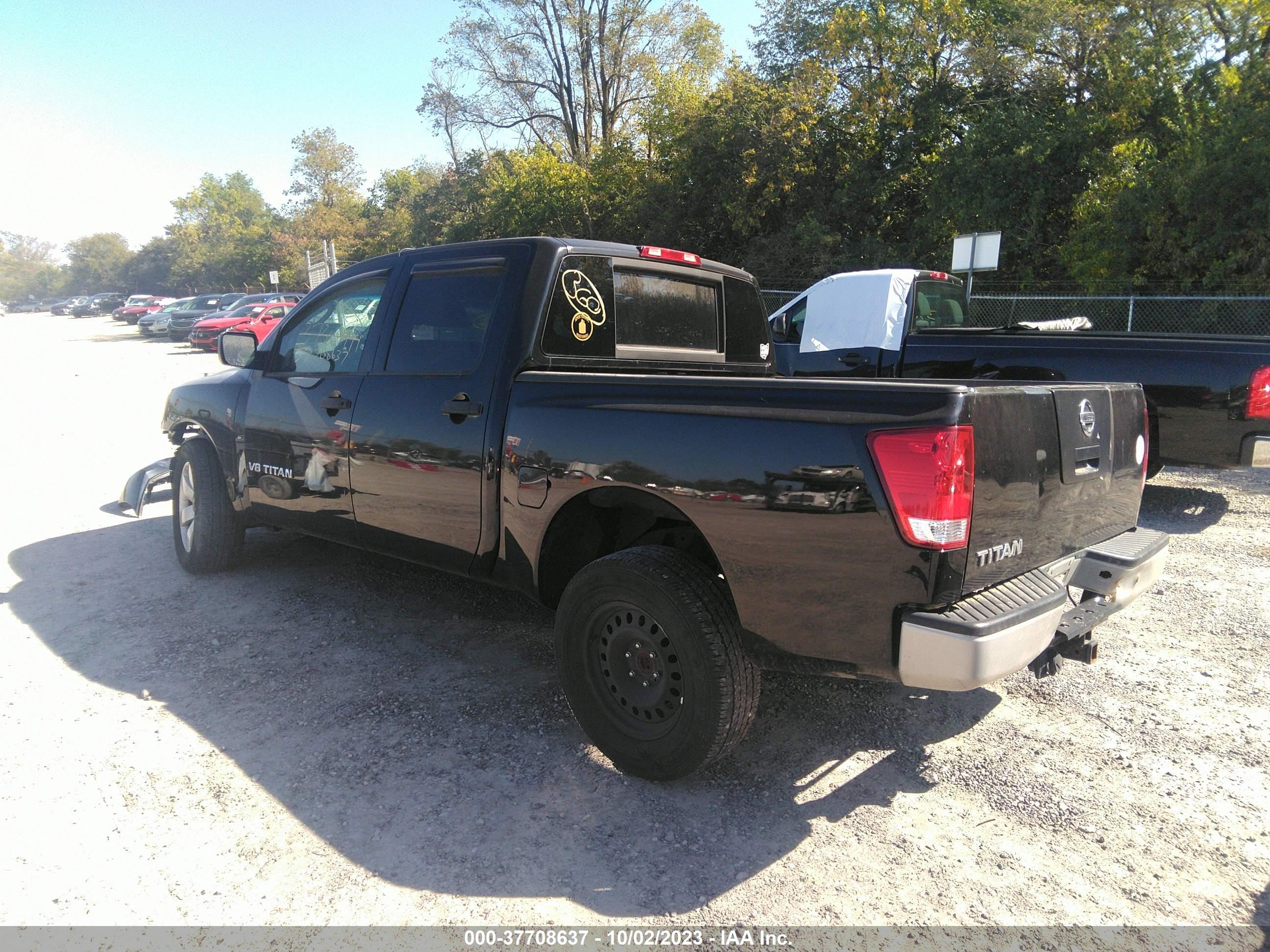 Photo 2 VIN: 1N6AA0EK0BN313838 - NISSAN TITAN 