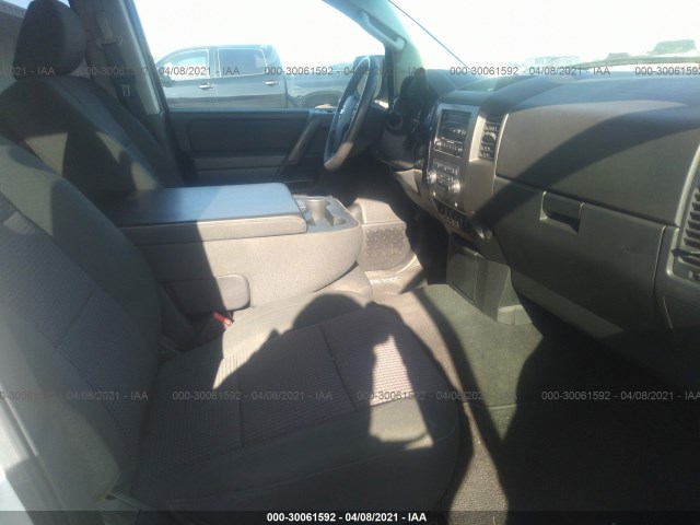 Photo 4 VIN: 1N6AA0EK2CN305306 - NISSAN TITAN 