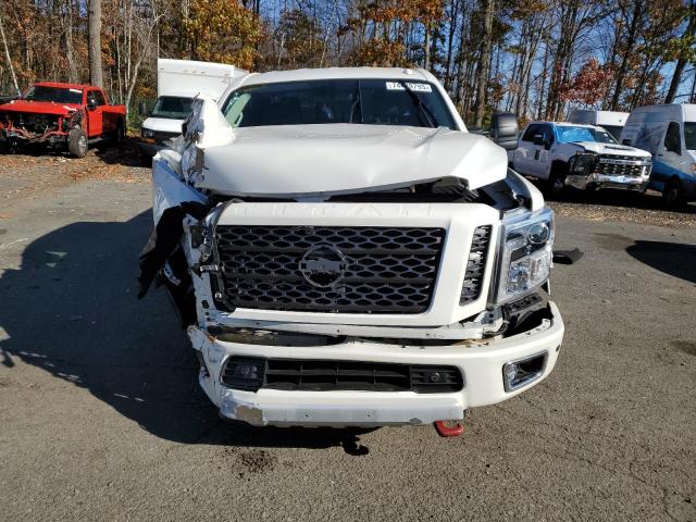 Photo 4 VIN: 1N6AA1C40JN551651 - NISSAN TITAN 