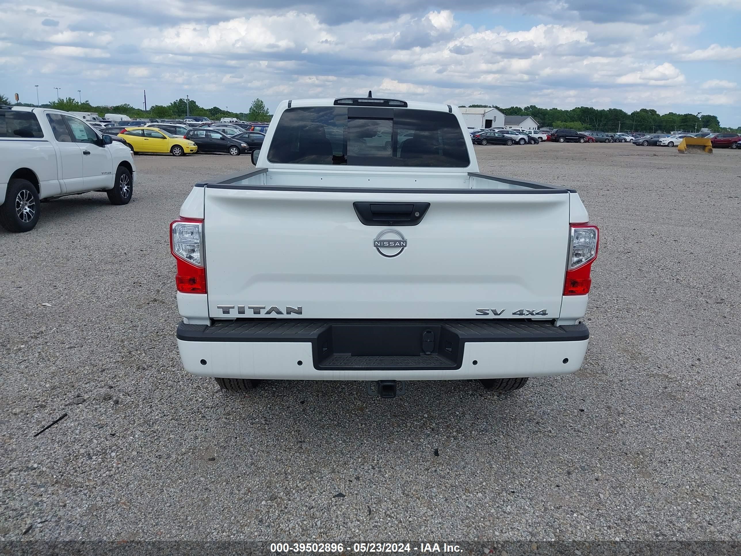 Photo 15 VIN: 1N6AA1CD9RN107096 - NISSAN TITAN 