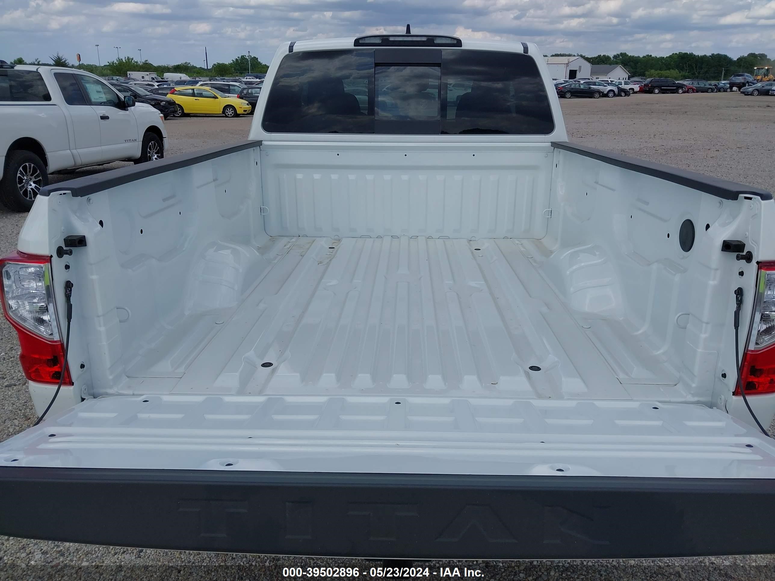 Photo 5 VIN: 1N6AA1CD9RN107096 - NISSAN TITAN 