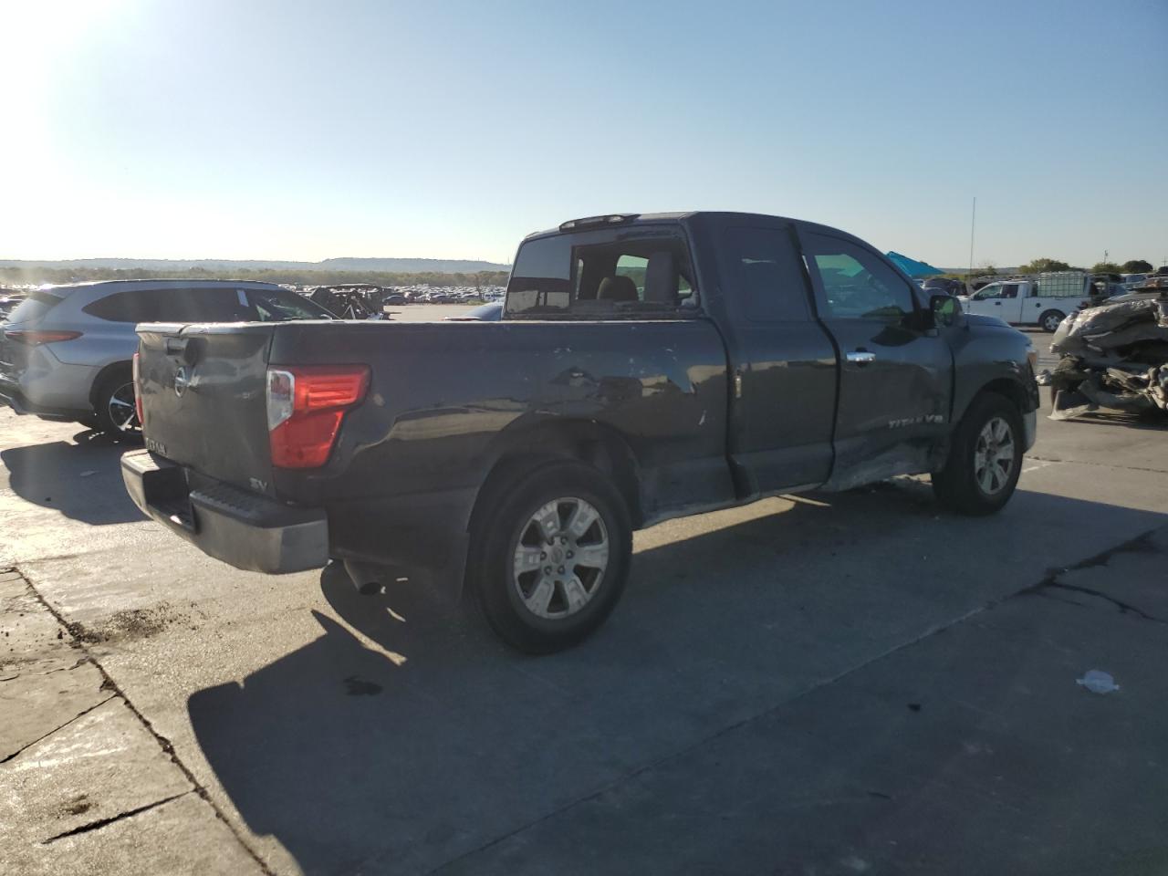 Photo 2 VIN: 1N6AA1CK3JN549780 - NISSAN TITAN 