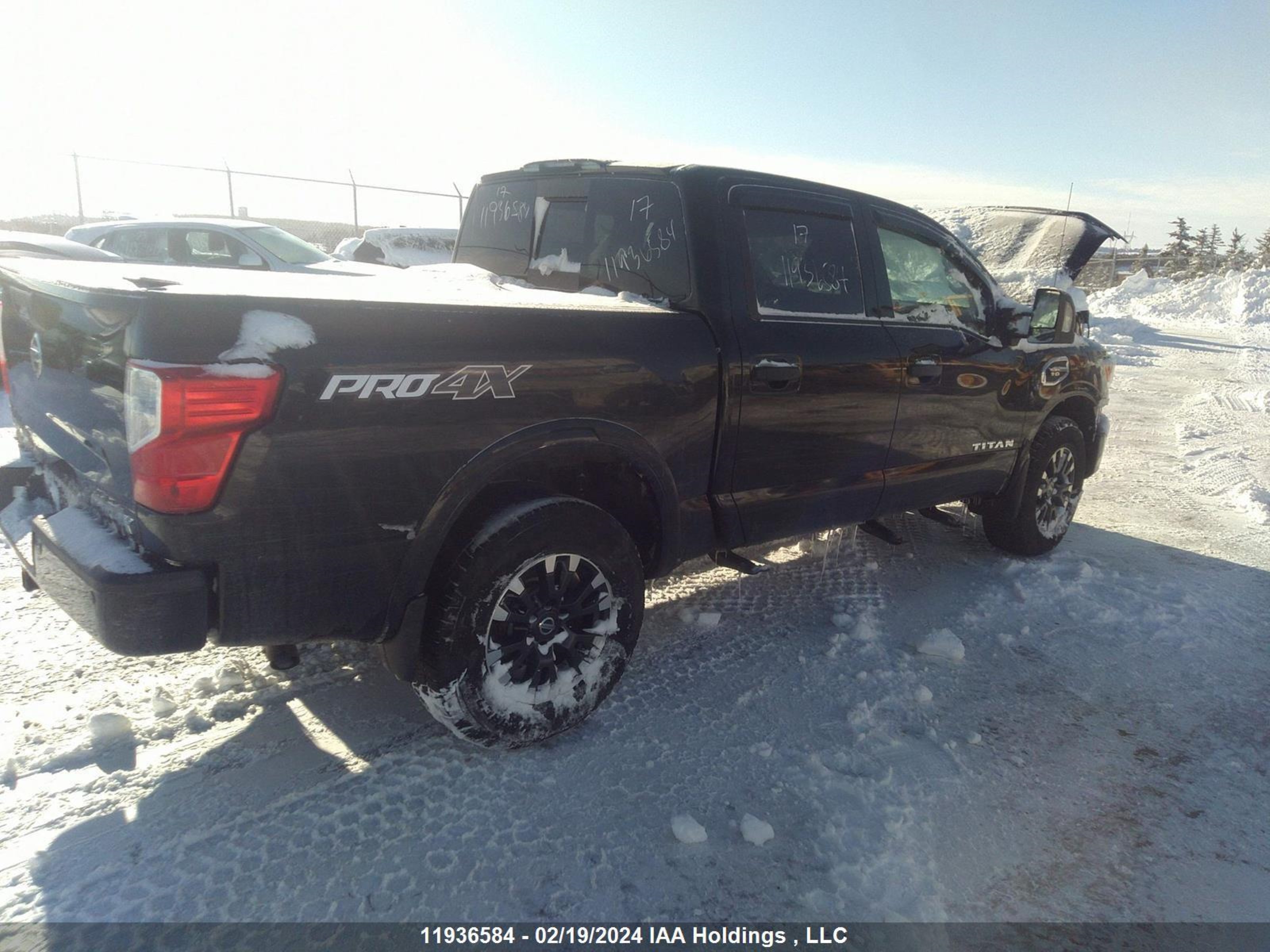 Photo 3 VIN: 1N6AA1E50HN508914 - NISSAN TITAN 