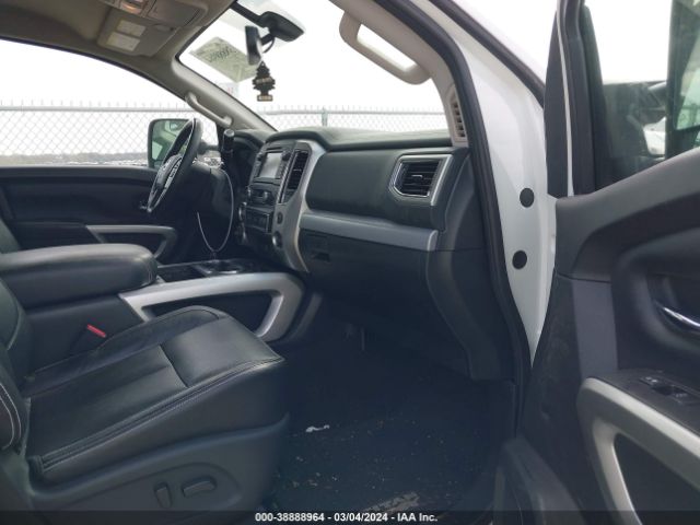 Photo 4 VIN: 1N6AA1E50JN518817 - NISSAN TITAN 