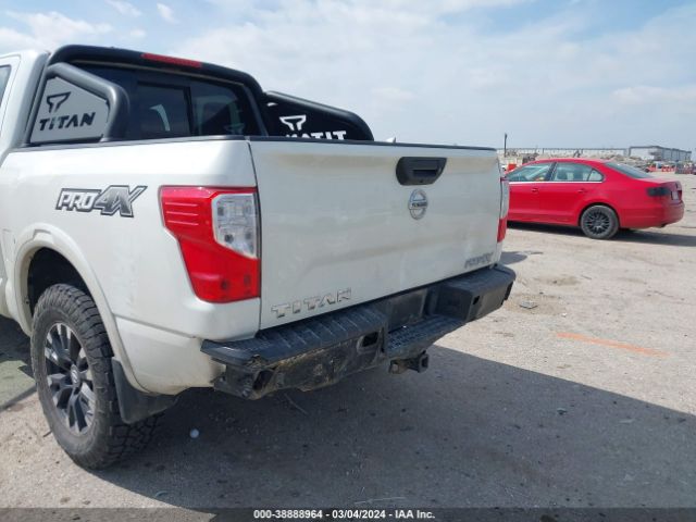 Photo 5 VIN: 1N6AA1E50JN518817 - NISSAN TITAN 