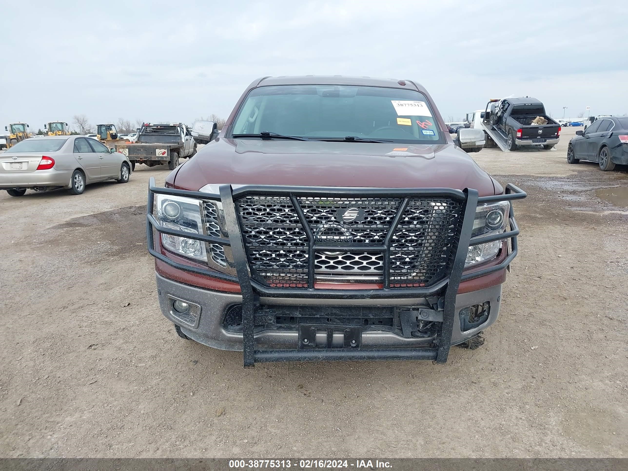 Photo 11 VIN: 1N6AA1E51JN523458 - NISSAN TITAN 