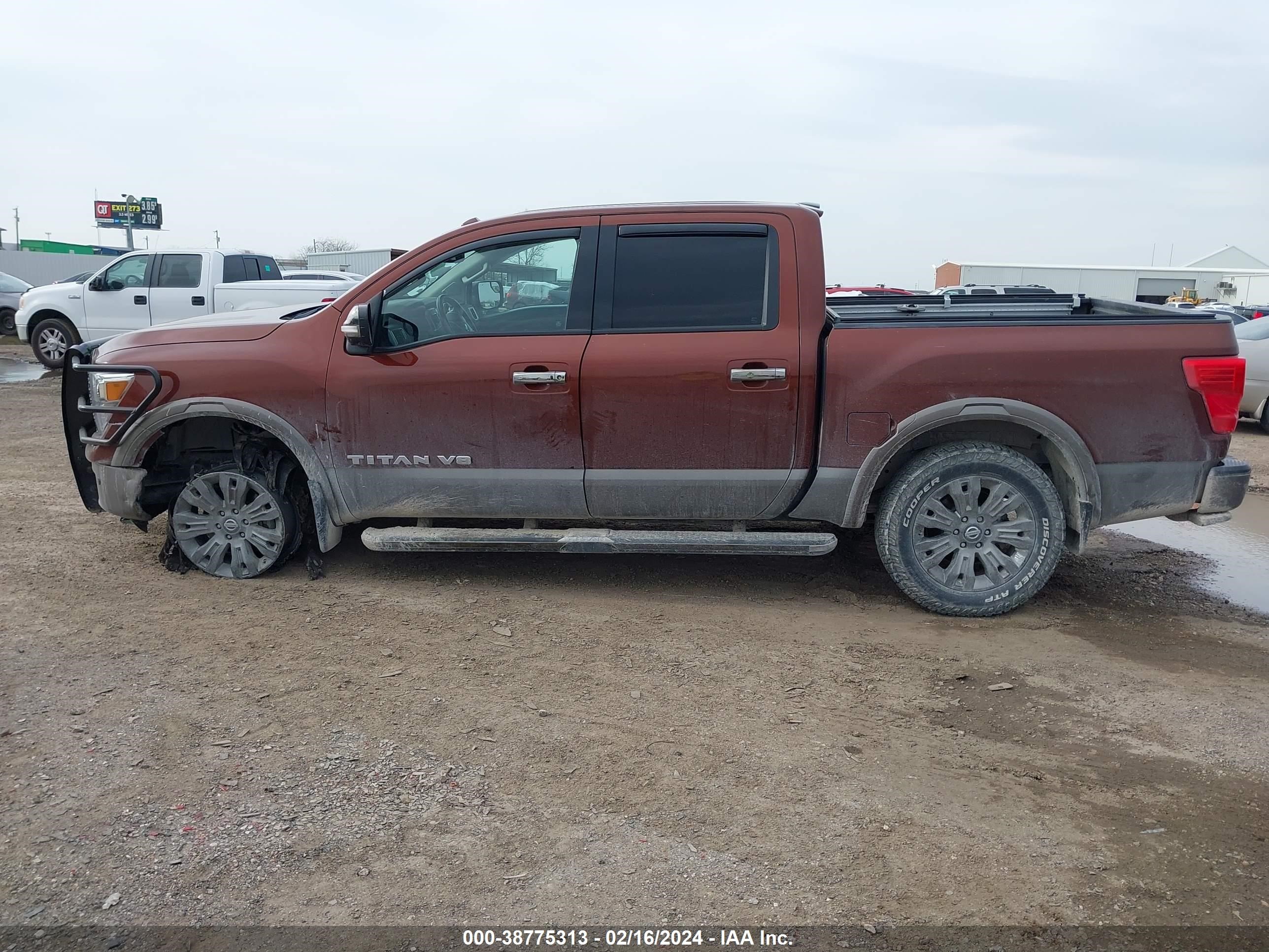 Photo 13 VIN: 1N6AA1E51JN523458 - NISSAN TITAN 