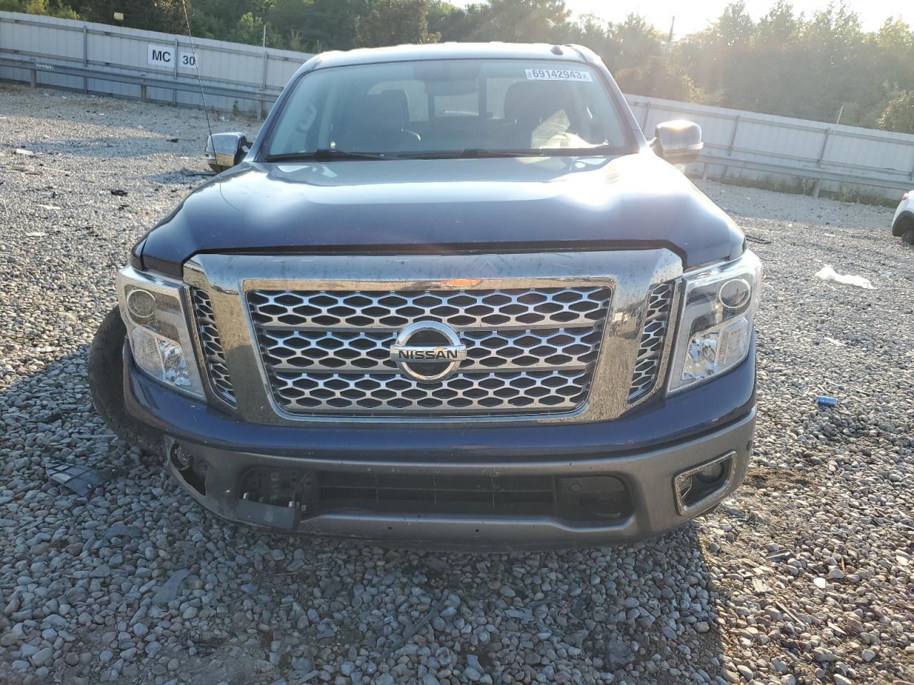 Photo 4 VIN: 1N6AA1E51JN549784 - NISSAN TITAN 