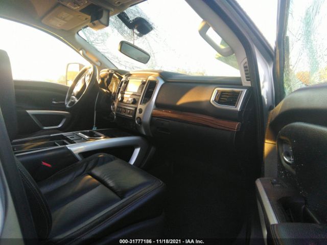 Photo 4 VIN: 1N6AA1E52HN556432 - NISSAN TITAN 