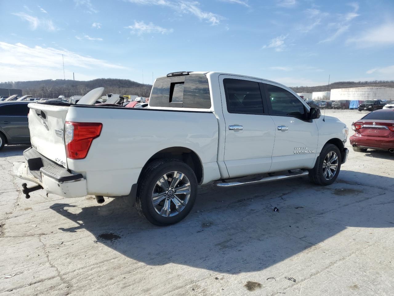 Photo 2 VIN: 1N6AA1E52JN508967 - NISSAN TITAN 