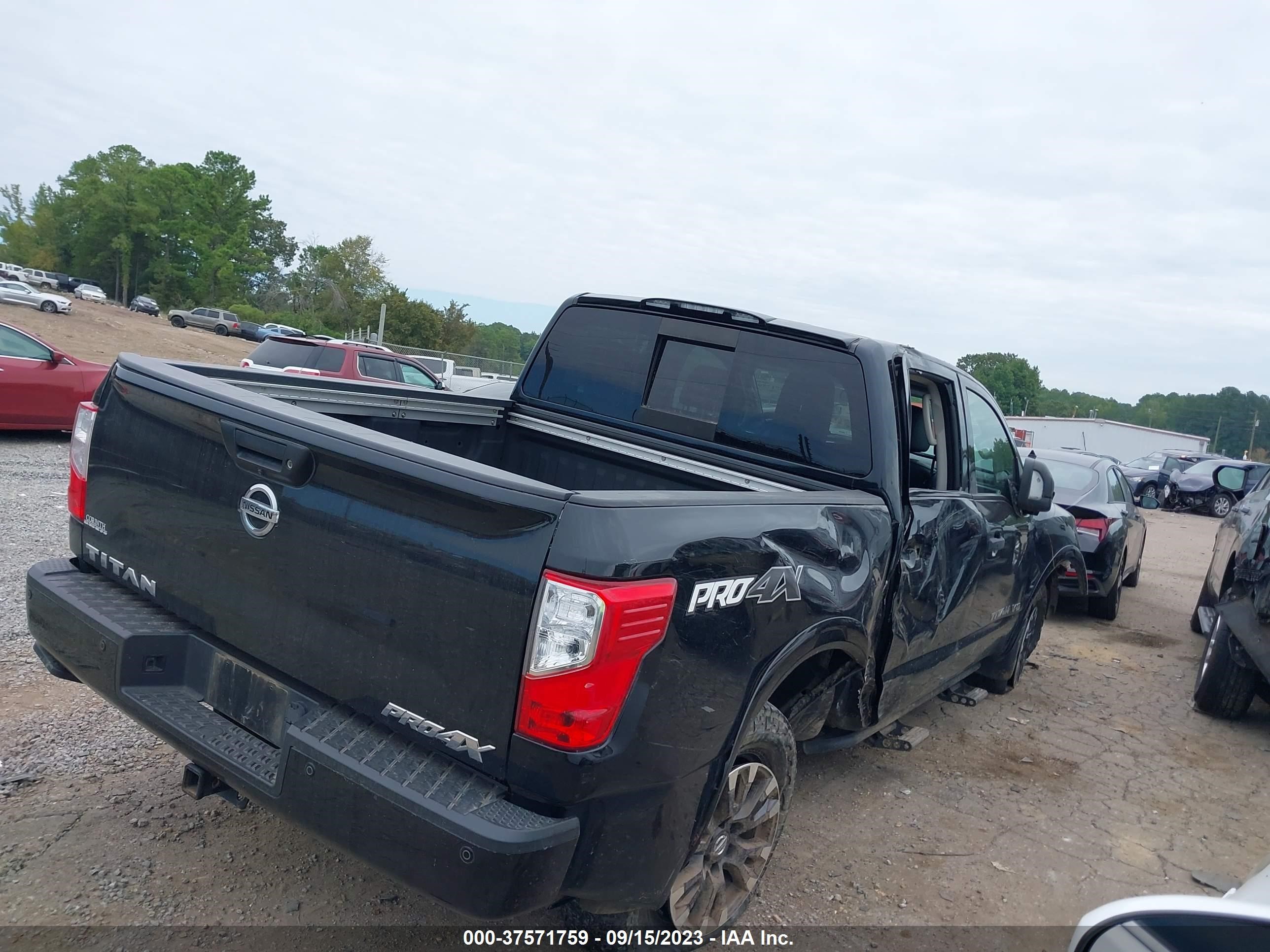 Photo 3 VIN: 1N6AA1E52KN501955 - NISSAN TITAN 