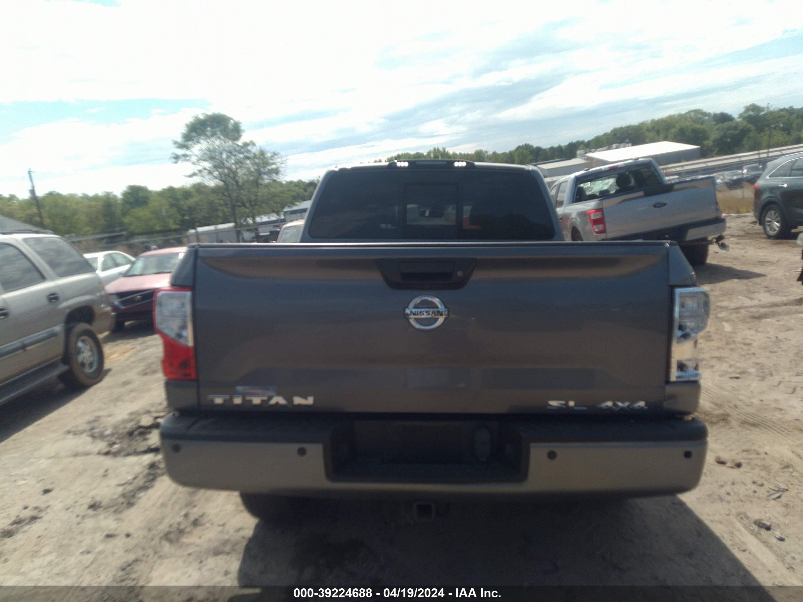 Photo 15 VIN: 1N6AA1E52KN504144 - NISSAN TITAN 