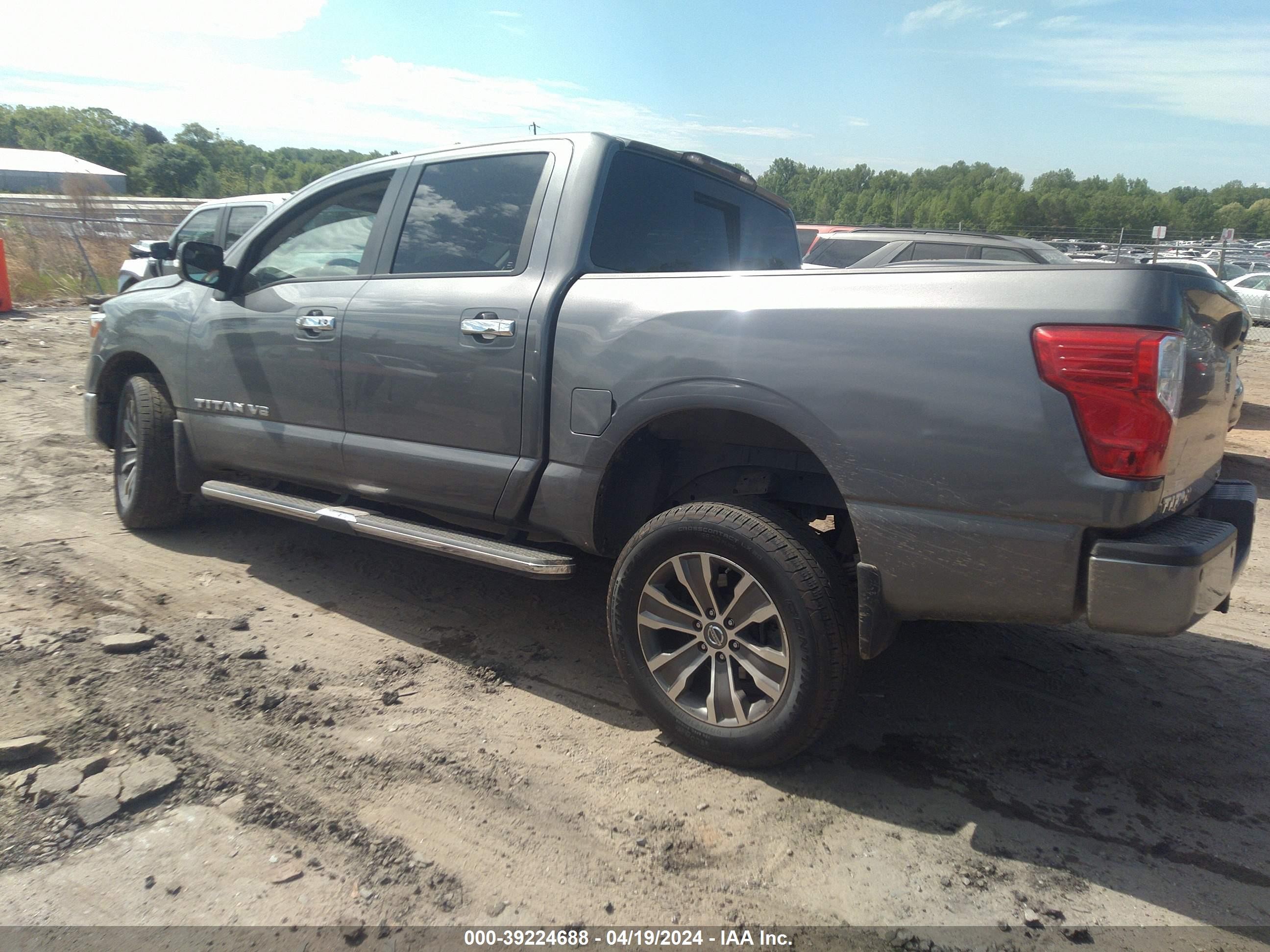 Photo 2 VIN: 1N6AA1E52KN504144 - NISSAN TITAN 