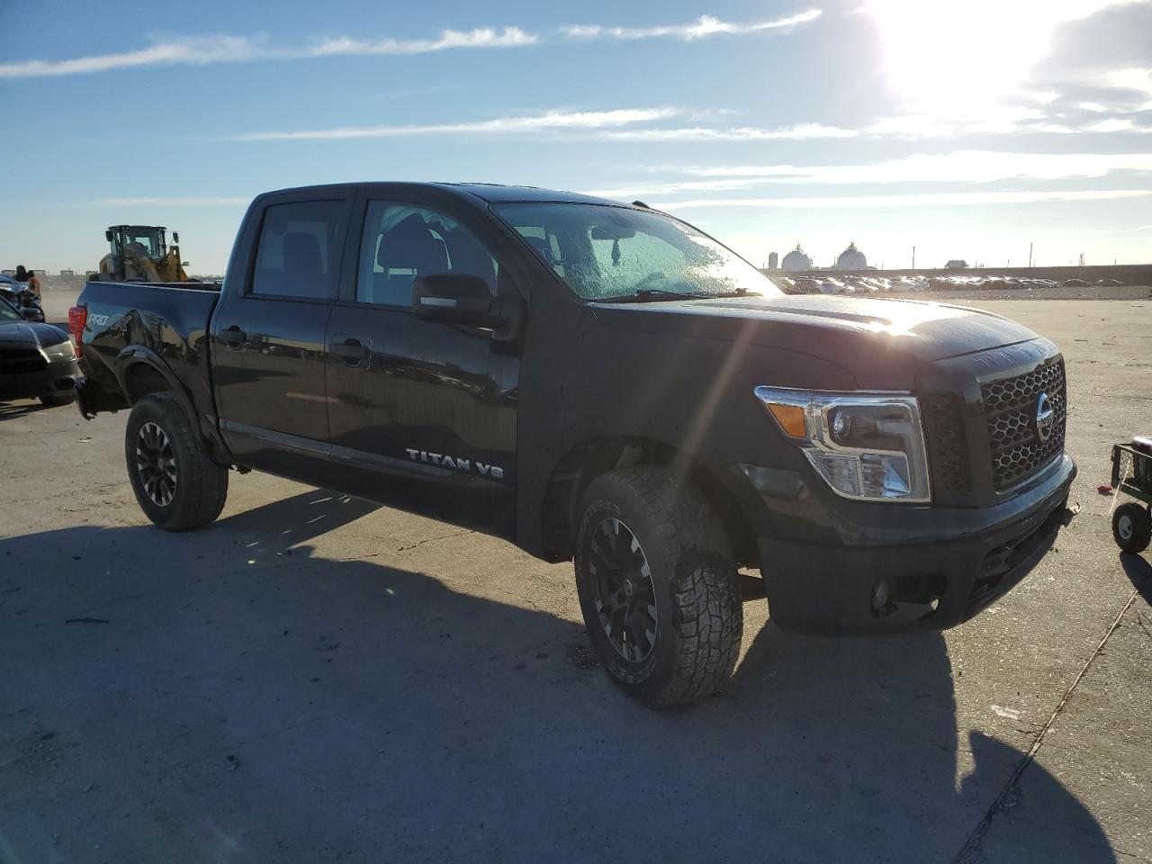 Photo 3 VIN: 1N6AA1E52KN514009 - NISSAN TITAN 