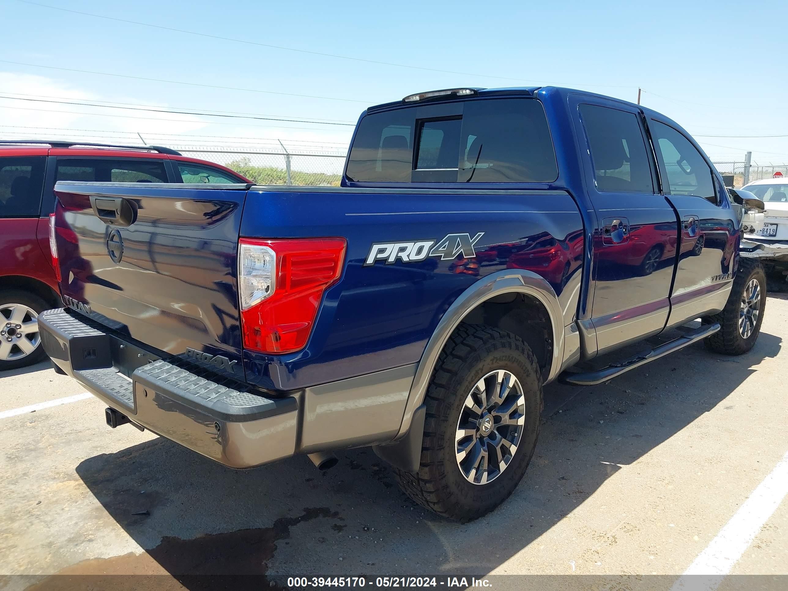 Photo 3 VIN: 1N6AA1E53HN559243 - NISSAN TITAN 