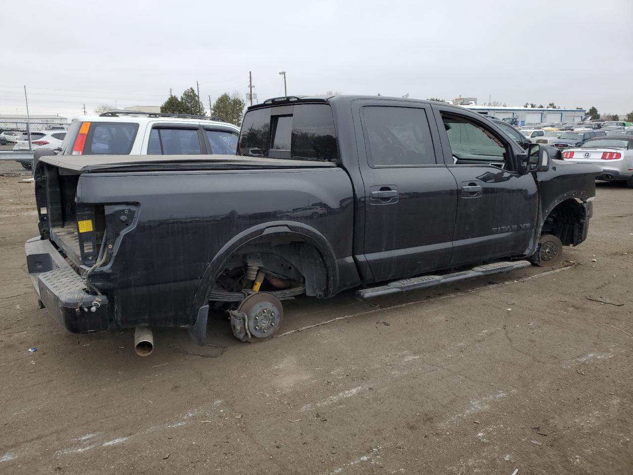 Photo 2 VIN: 1N6AA1E53JN518777 - NISSAN TITAN 